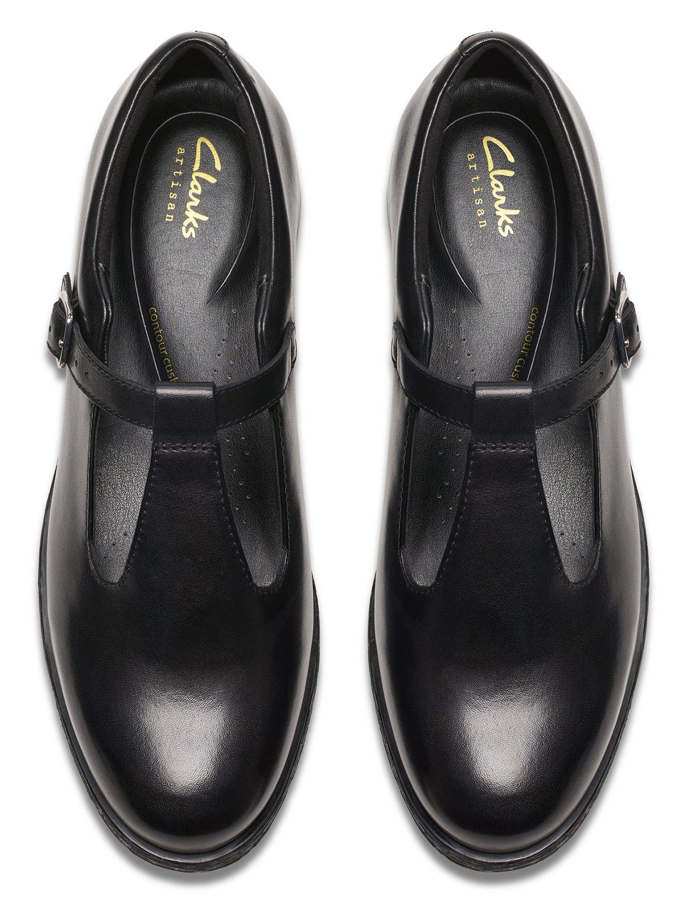 clarks-havisham-bar-flat-shoe-blackoutfit