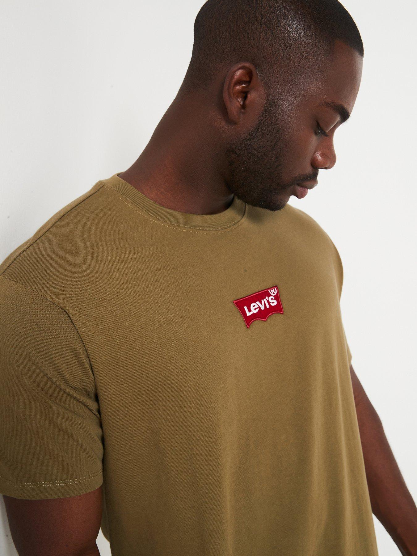 levis-vintage-fit-graphic-t-shirt-khakidetail