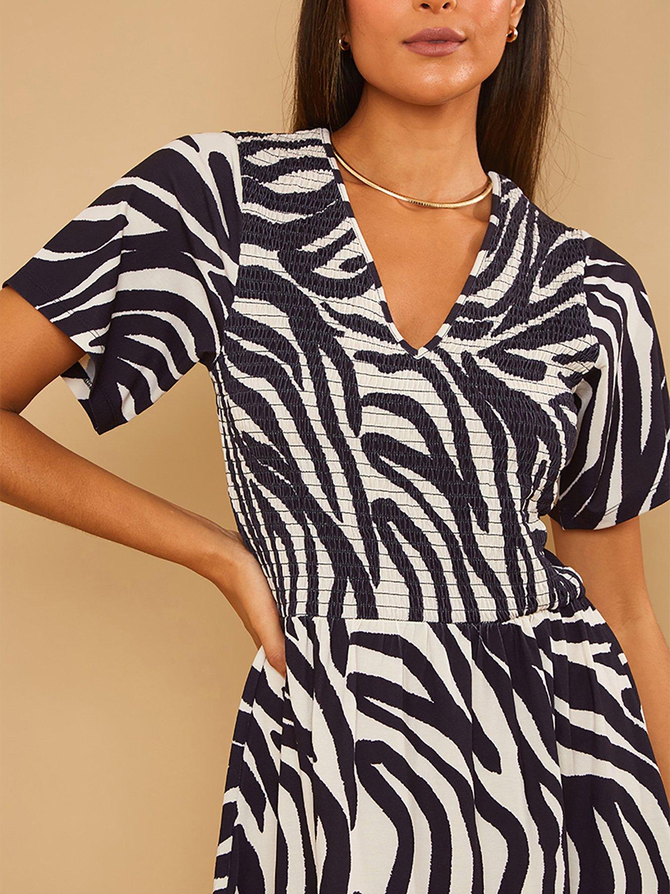 in-the-style-stacey-solomon-blacknbspabstract-jersey-shirred-bodice-mini-dressdetail