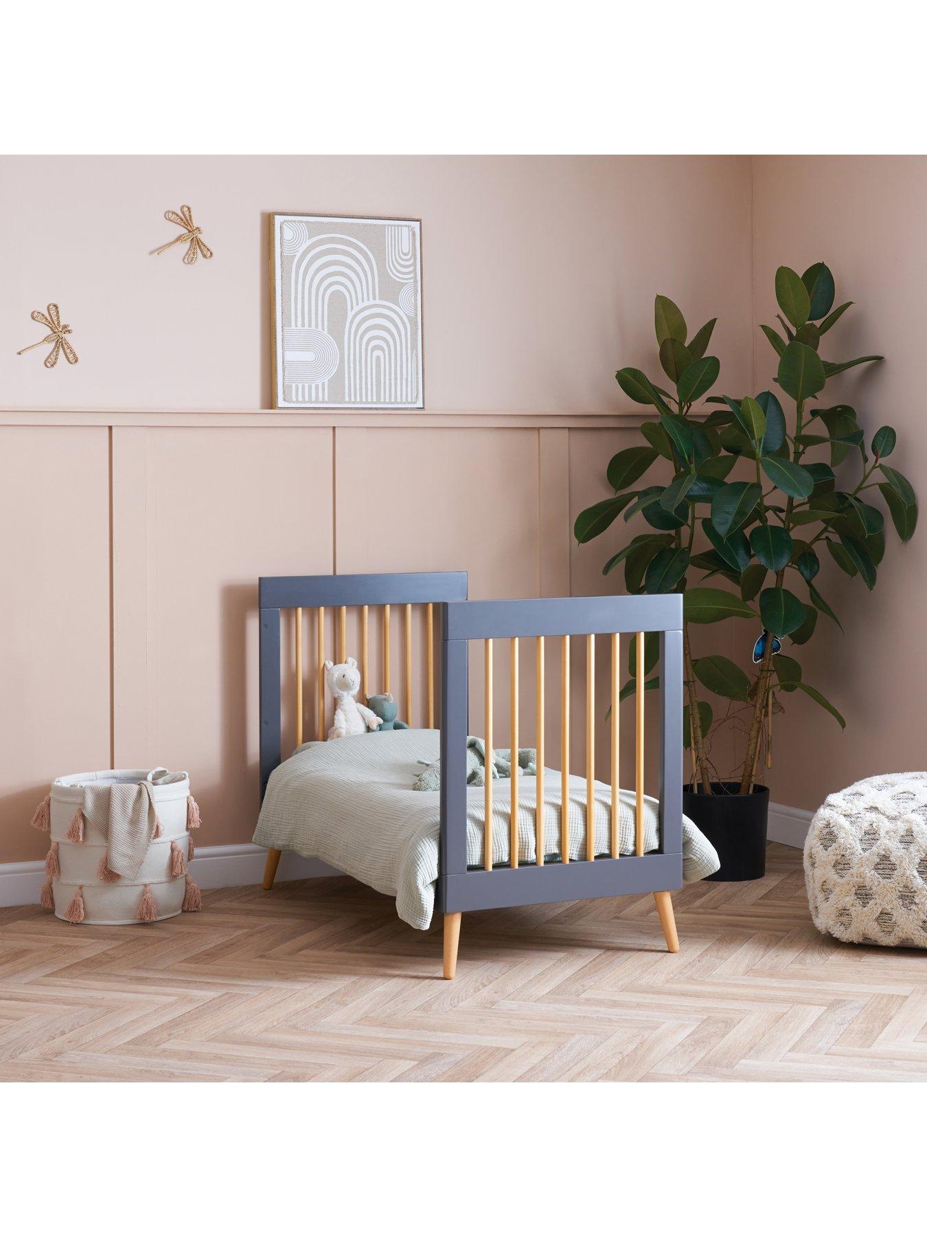 obaby-maya-mini-cot-bed-slate-with-naturaloutfit