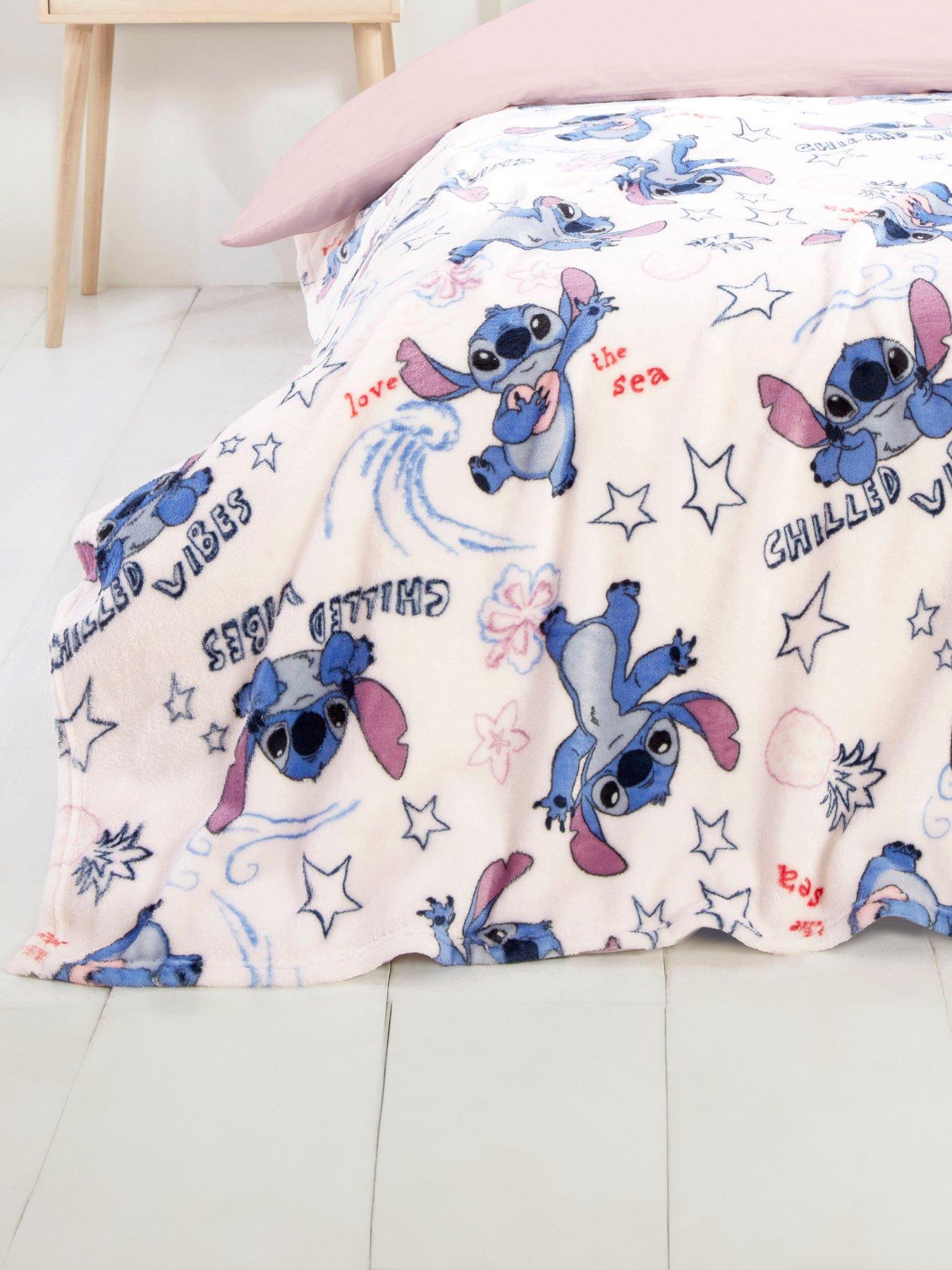 lilo-stitch-chilled-vibes-fleece-blanket-multi