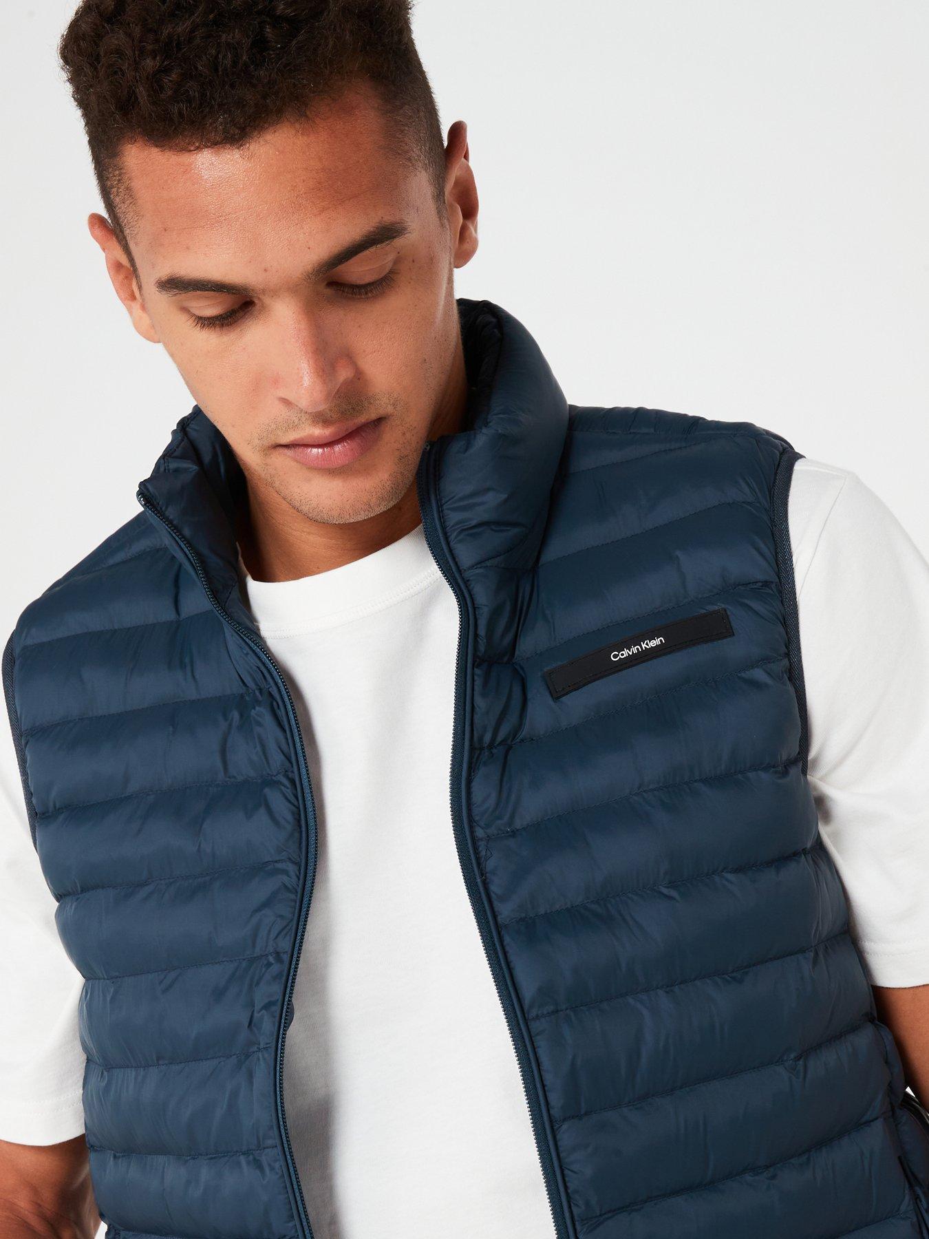 calvin-klein-calvin-klein-lightweight-quilt-gillet-dark-blueoutfit