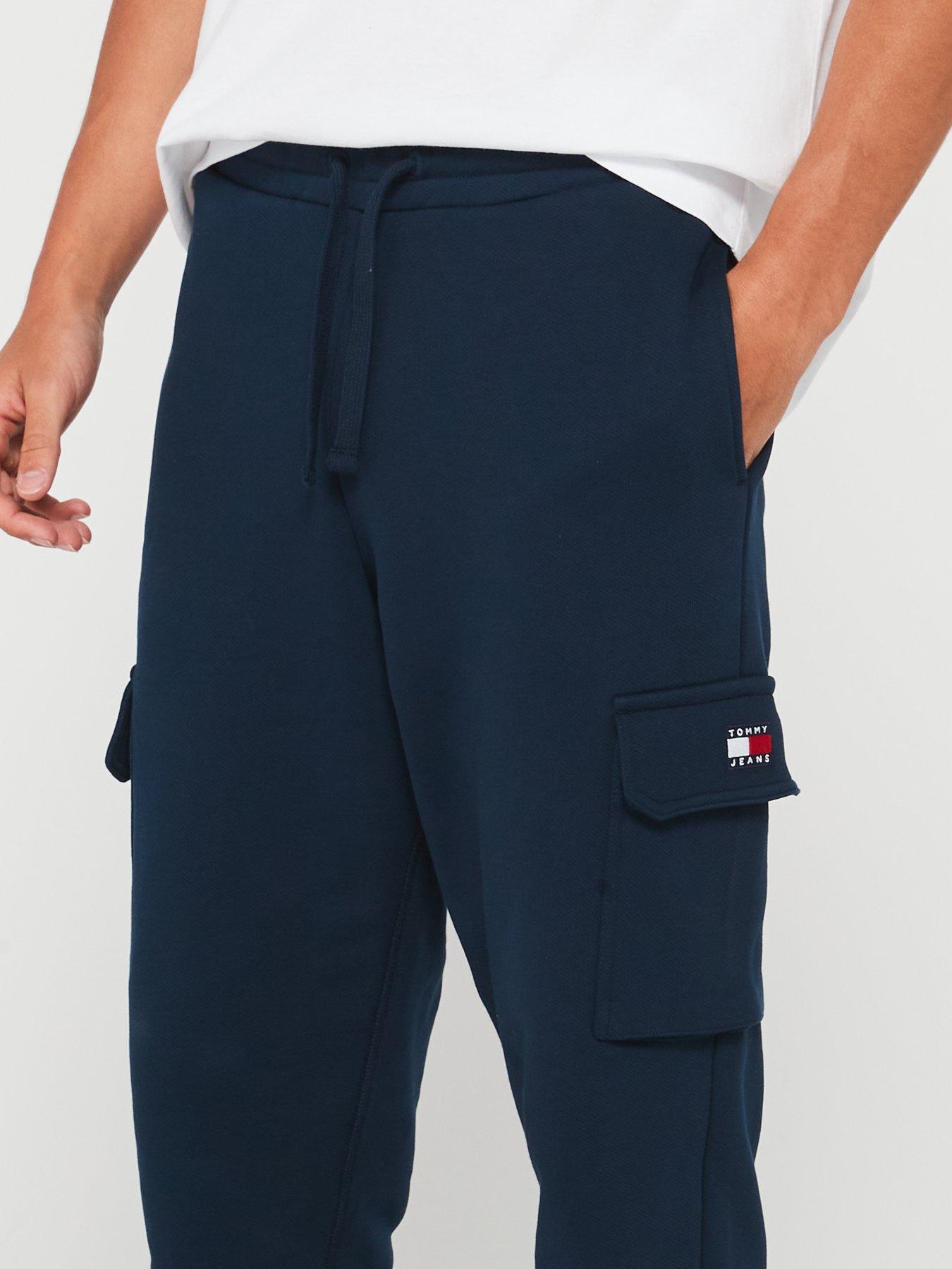 tommy-jeans-tommy-jeans-regular-fit-flag-cargo-cuff-joggers-navyoutfit