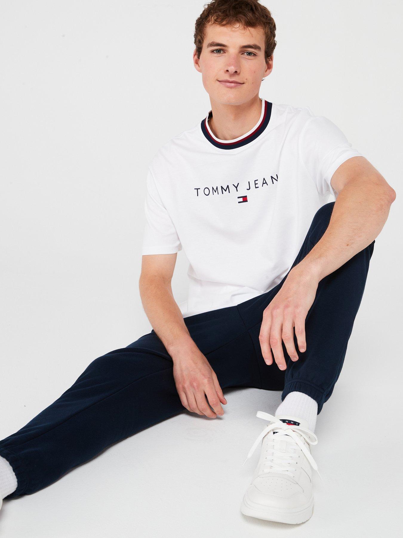 tommy-jeans-slim-fit-small-flag-cuff-joggers-navyoutfit