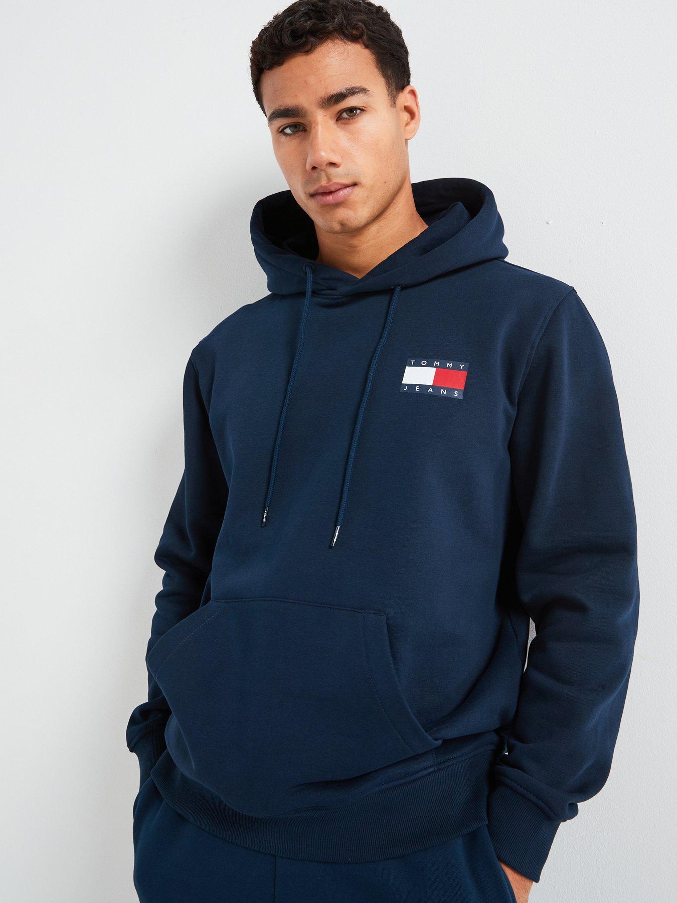 tommy-jeans-regular-fit-badge-left-hoodie-navy