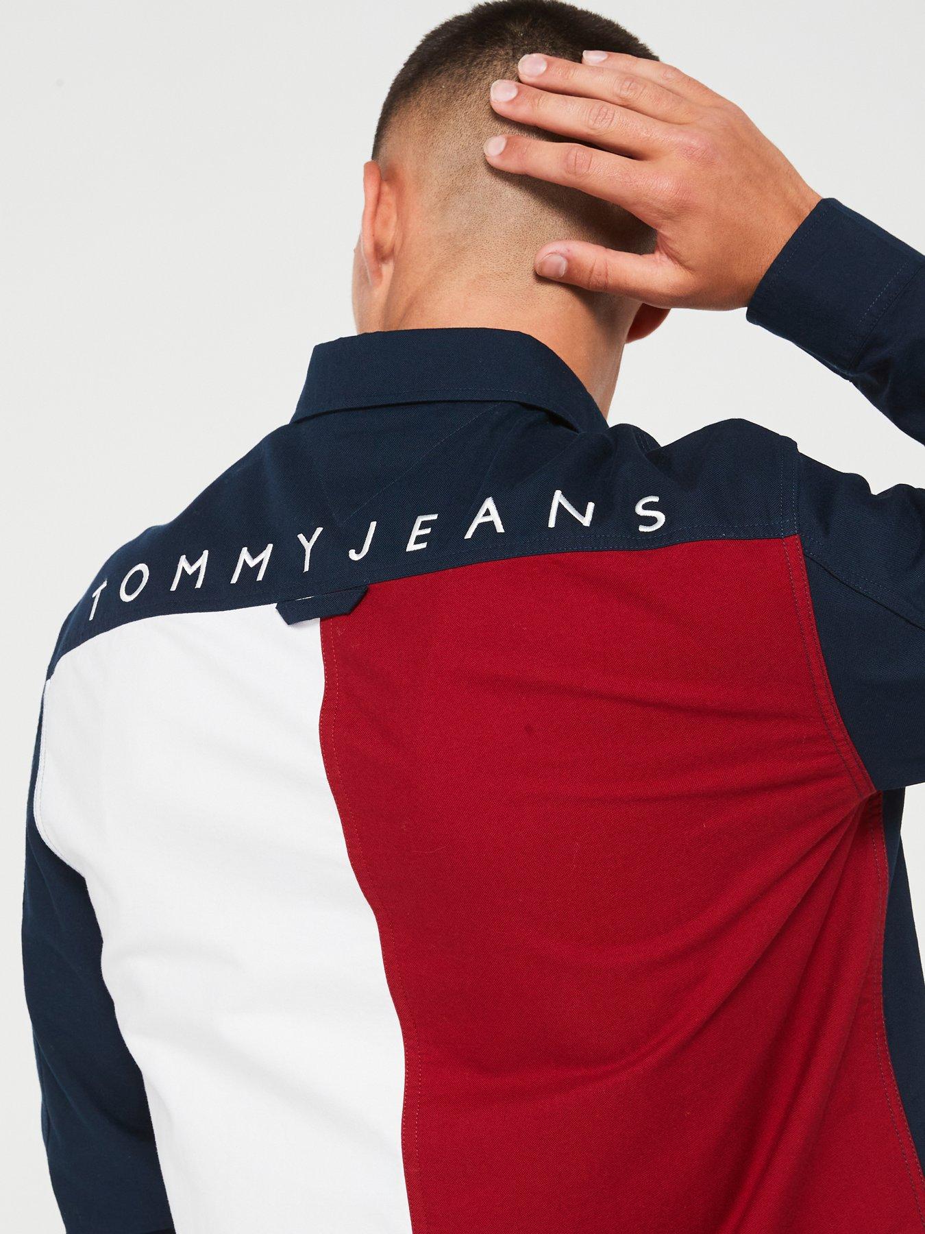 tommy-jeans-tommy-jeans-regular-fit-back-flag-flag-shirt-navyoutfit