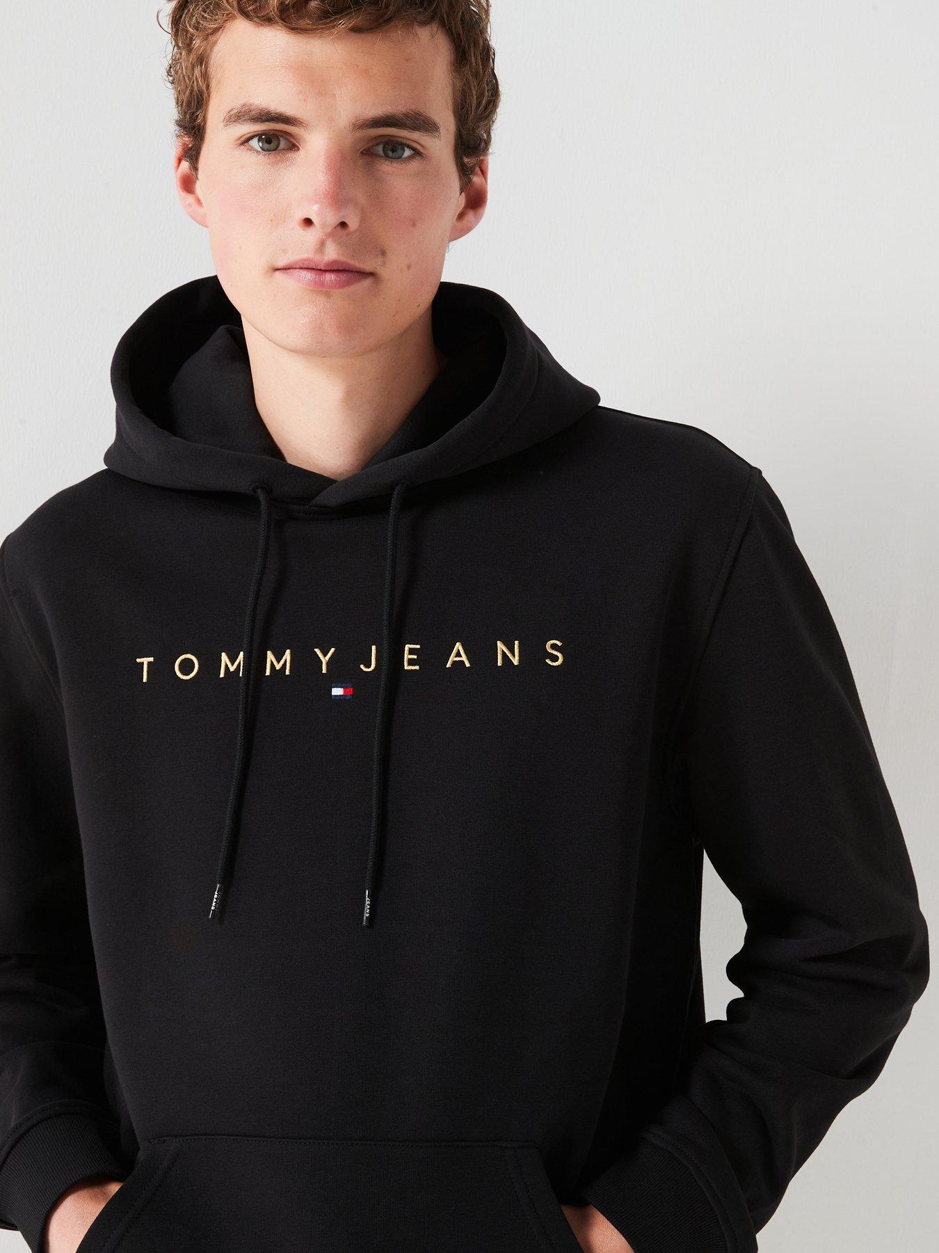 tommy-jeans-tommy-jeans-regular-fit-linear-gold-logo-hoodie-blackoutfit