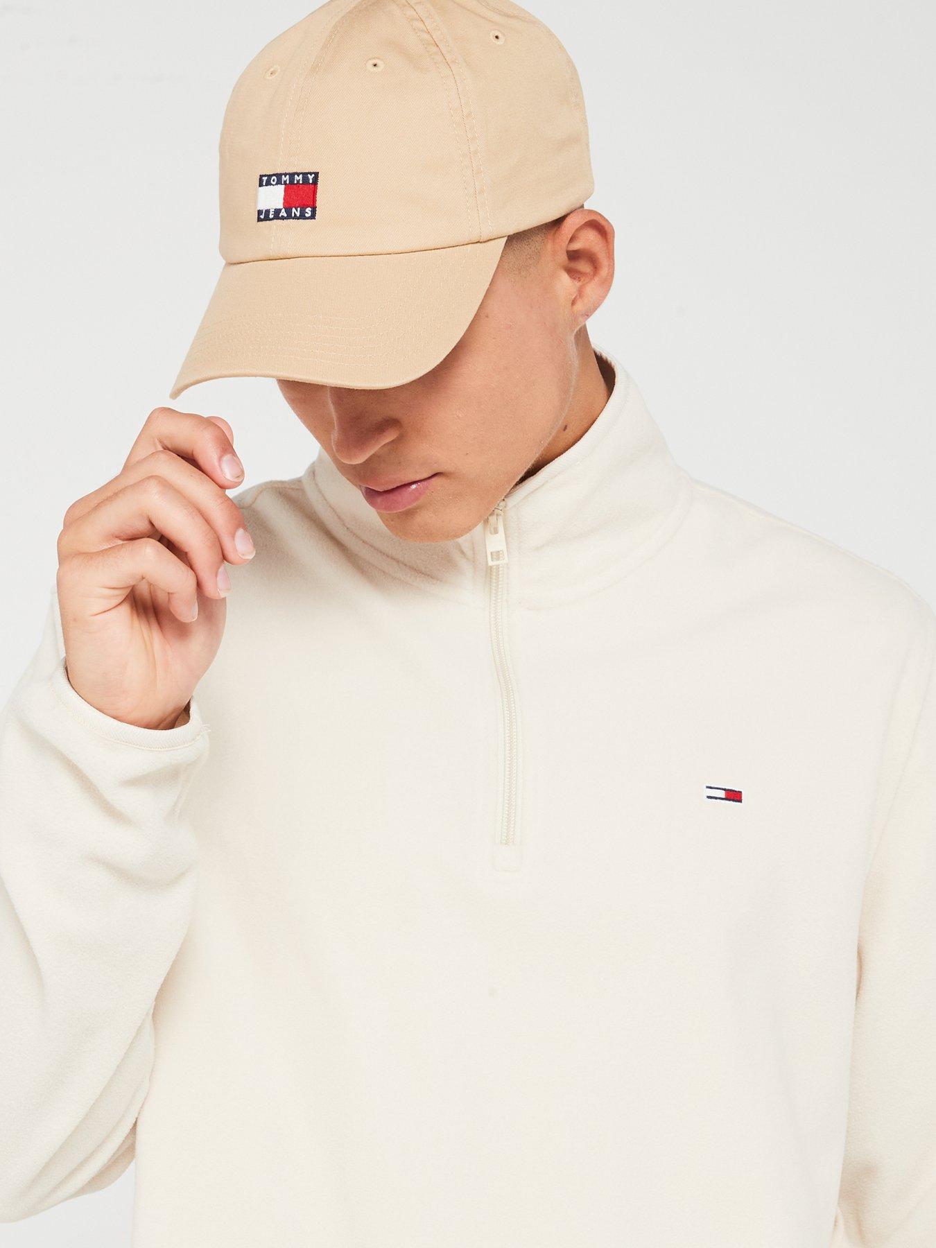 tommy-jeans-tommy-jeans-regular-fit-small-flag-polar-fleece-14-zip-sweat-beigeoutfit