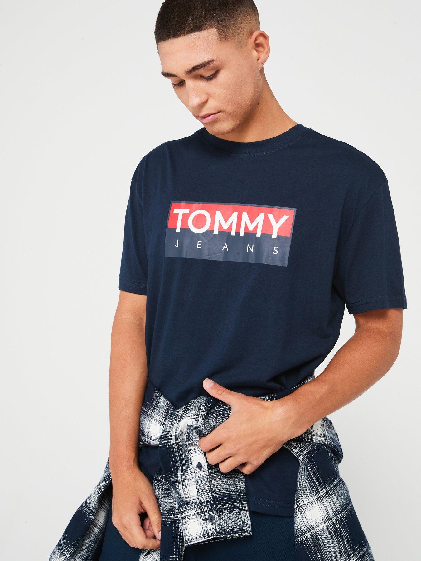 tommy-jeans-tommy-jeans-regular-fit-rectangle-logo-t-shirt-navyoutfit