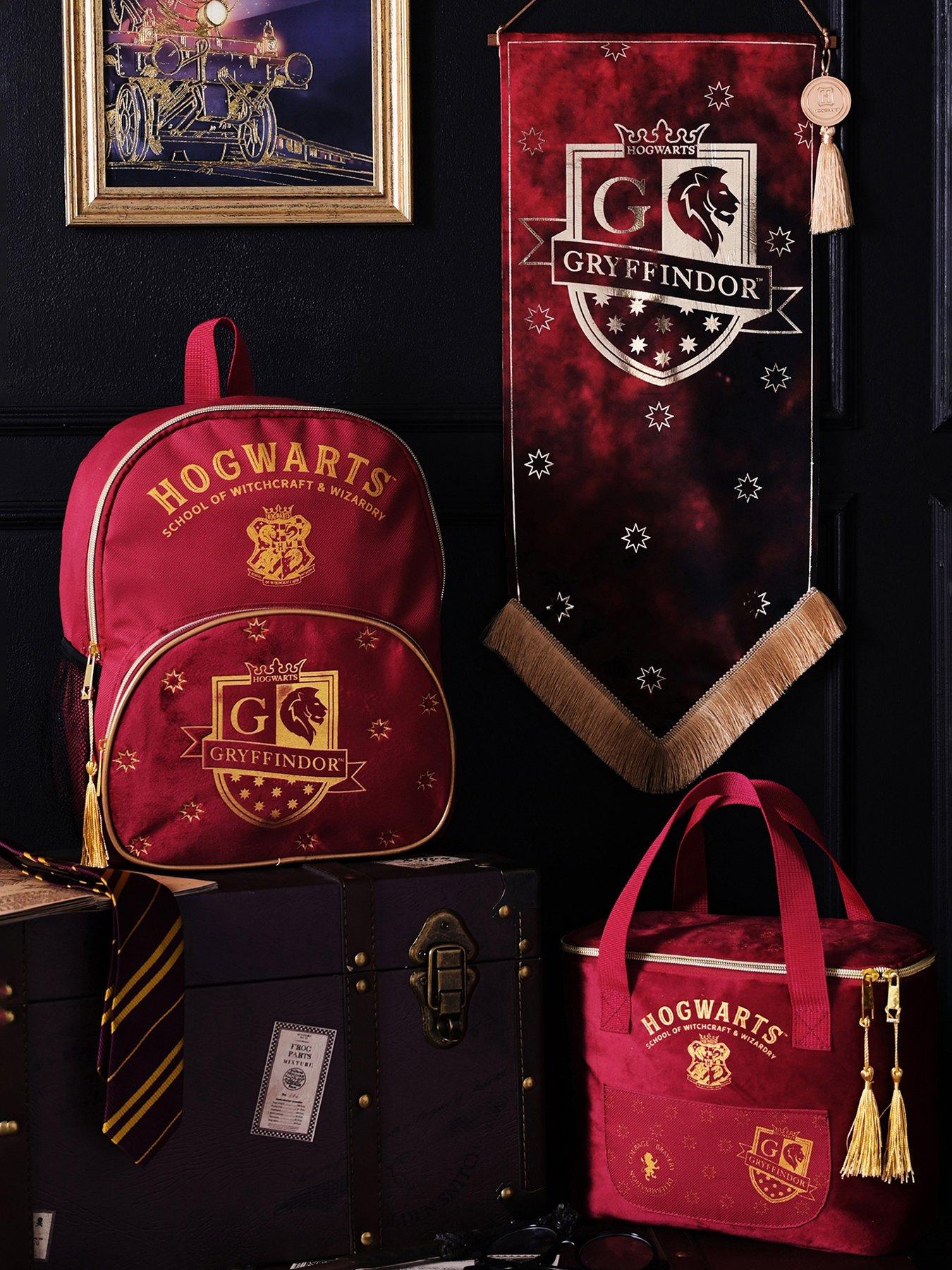 warner-bros-warner-bros-harry-potter-alumni-backpack-gryffindordetail