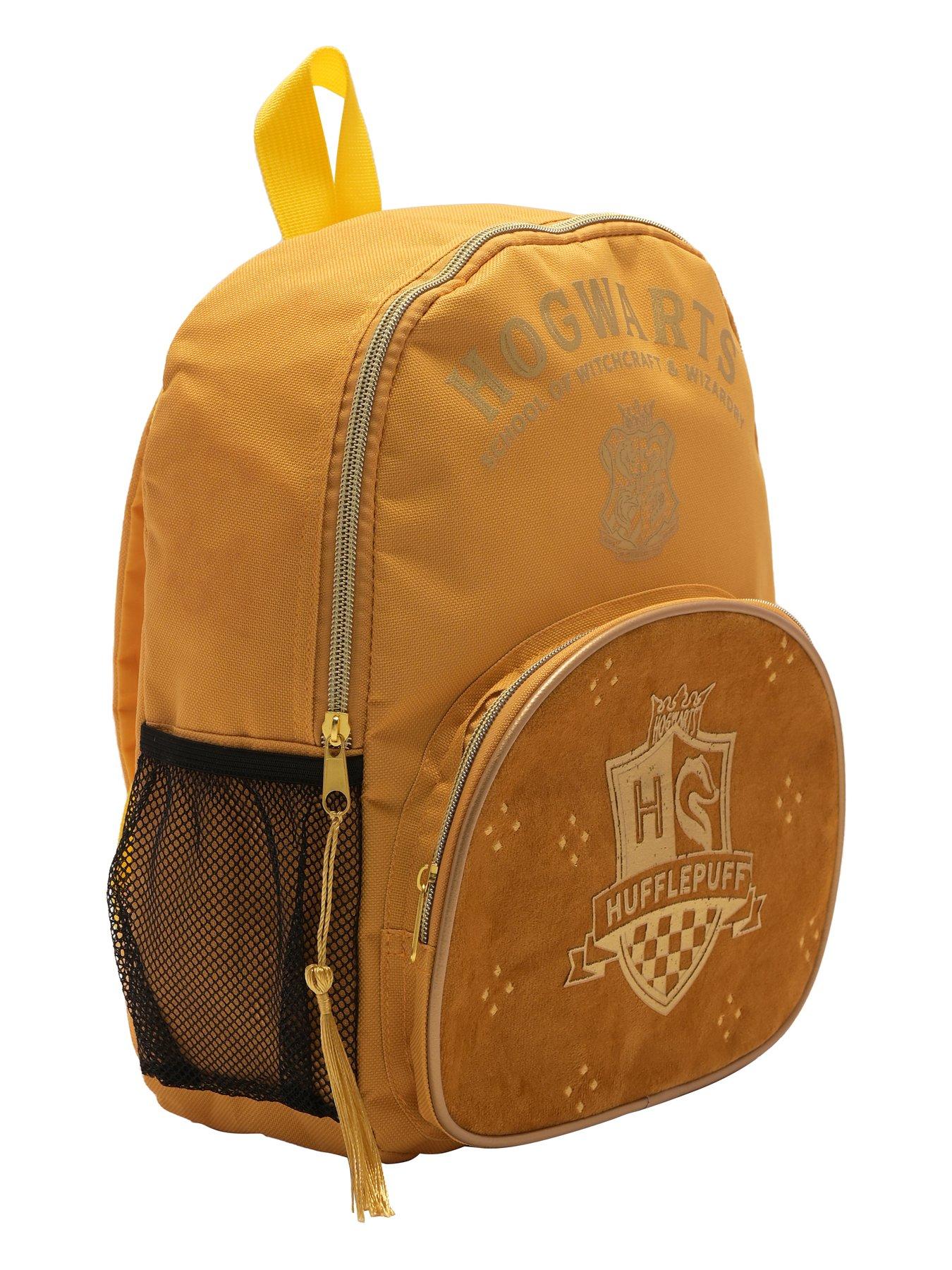 warner-bros-harry-potter-hufflepuffnbspalumni-backpackstillFront