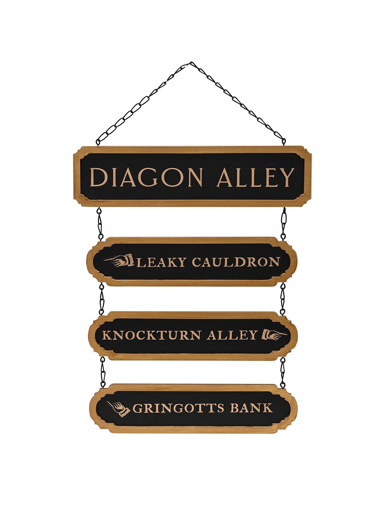 warner-bros-harry-potter-alumni-diagon-alleynbspstreet-sign