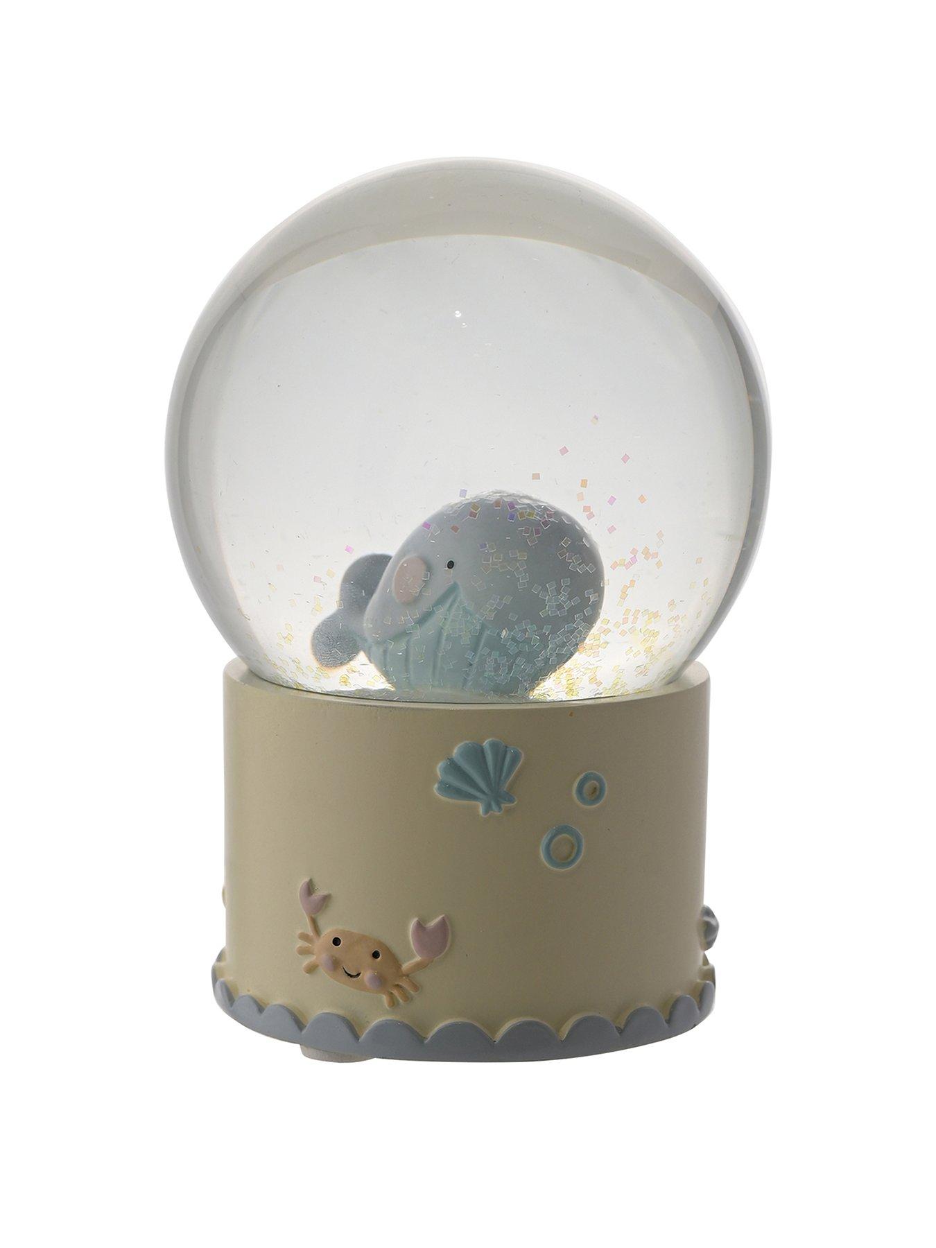 petit-cheri-resin-whale-snowglobefront