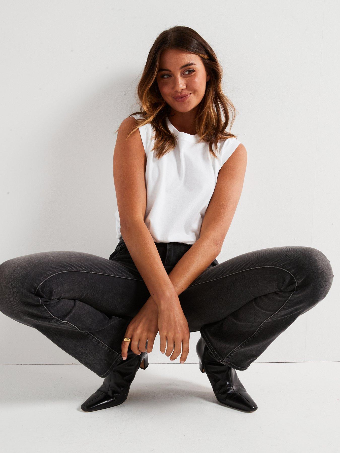 Image 6 of 6 of Levi's 501 90'S Straight Leg Jeans - Black