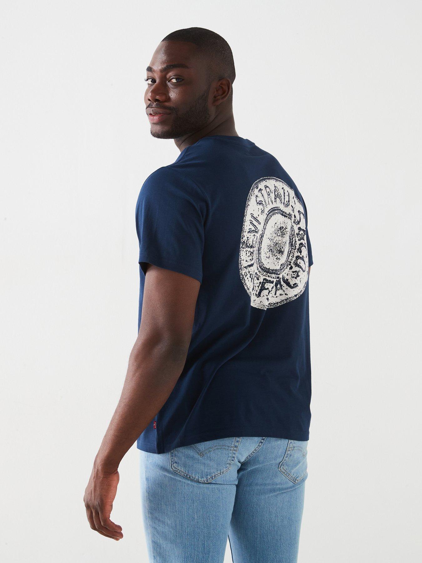 levis-short-sleeve-relaxed-fit-t-shirt-dark-blueoutfit