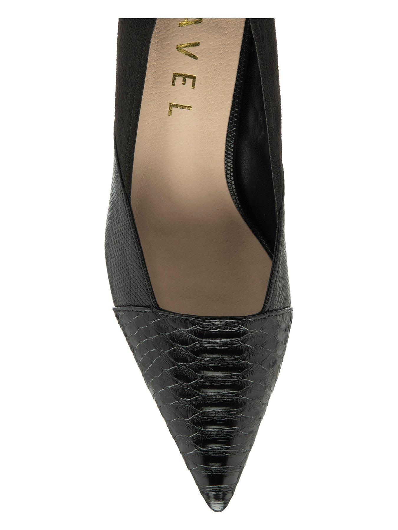 ravel-avie-reptile-court-shoe-blackoutfit