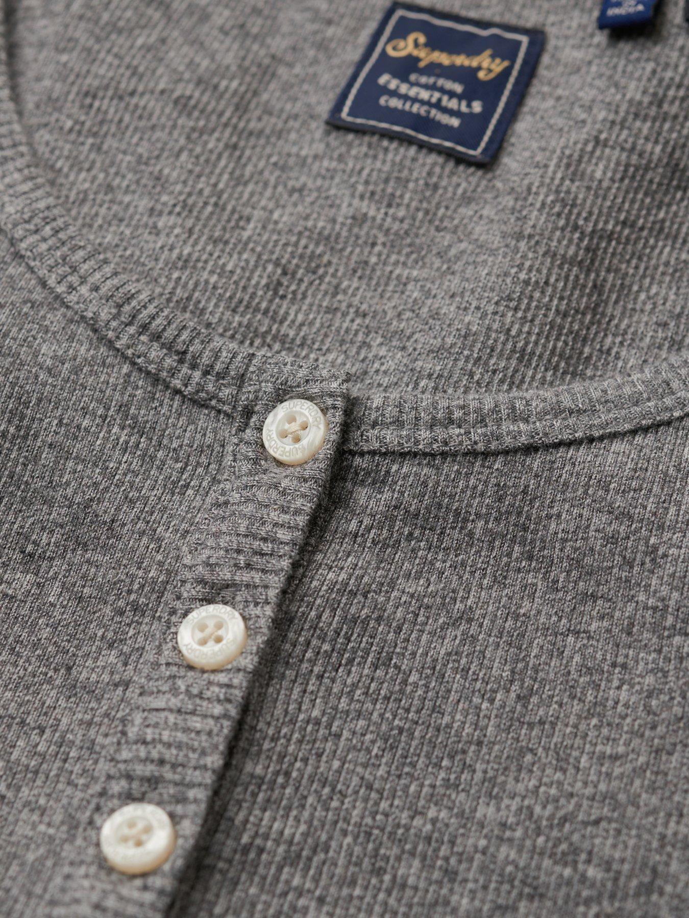 superdry-essential-button-down-vest-greyoutfit