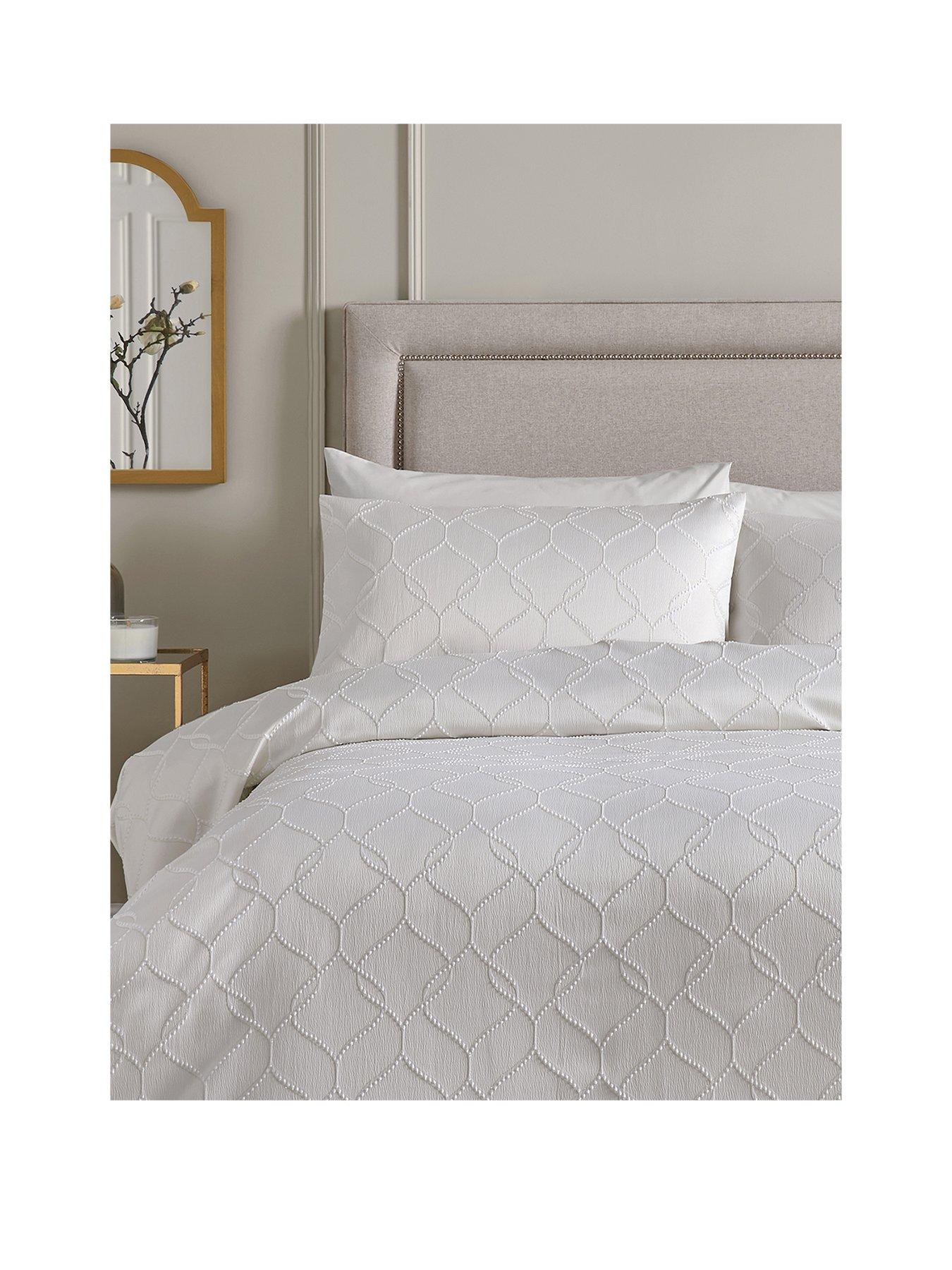 soiree-montez-duvet-cover-set-ivorystillFront