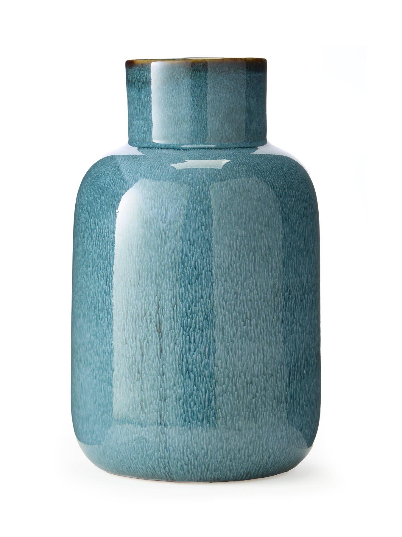 very-home-short-neck-bottle-vase-reactive-blue-glazeback