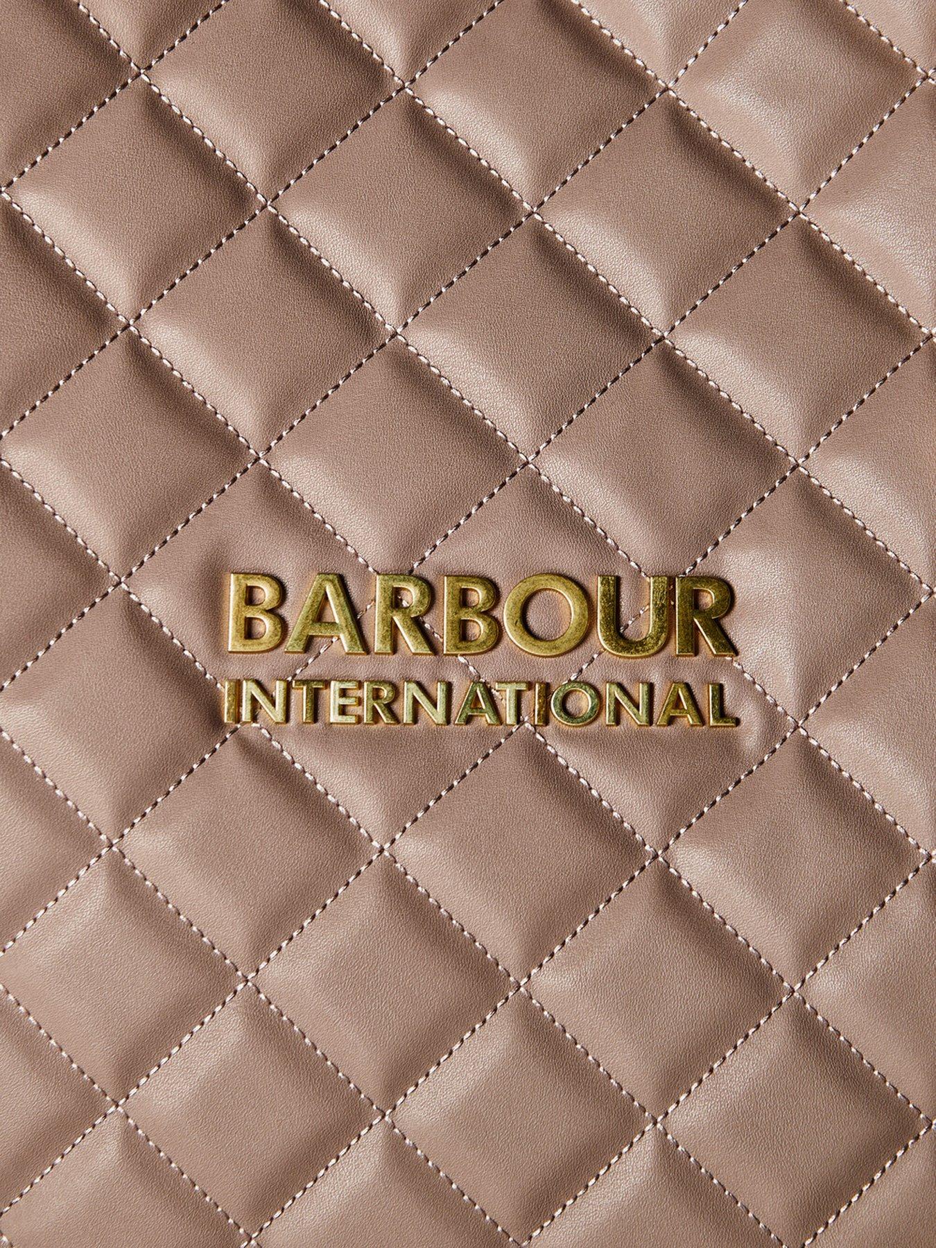 barbour-international-quilted-sloane-crossbody-bag-beigedetail