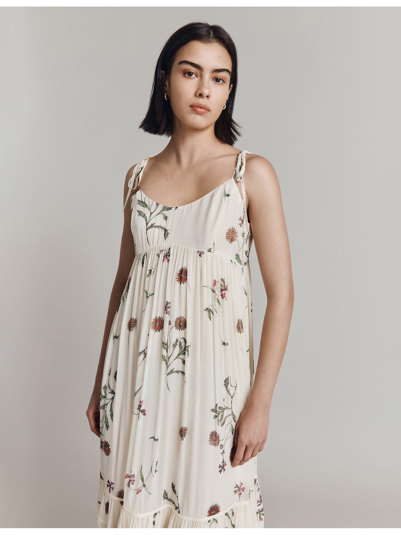 ghost-botanical-floral-clarice-dressoutfit