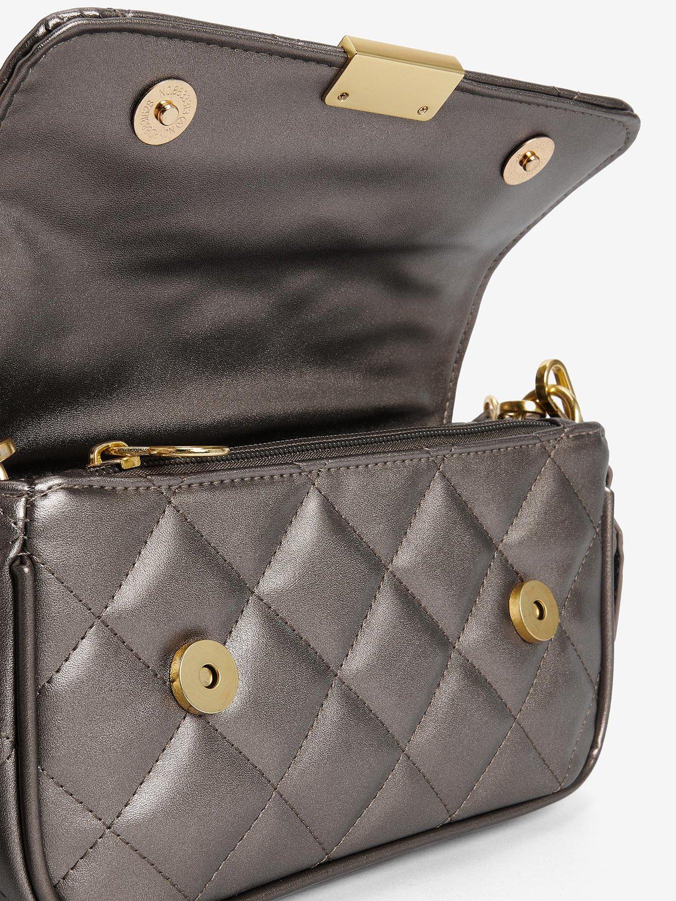 barbour-international-quilted-mini-soho-crossbody-bag-golddetail