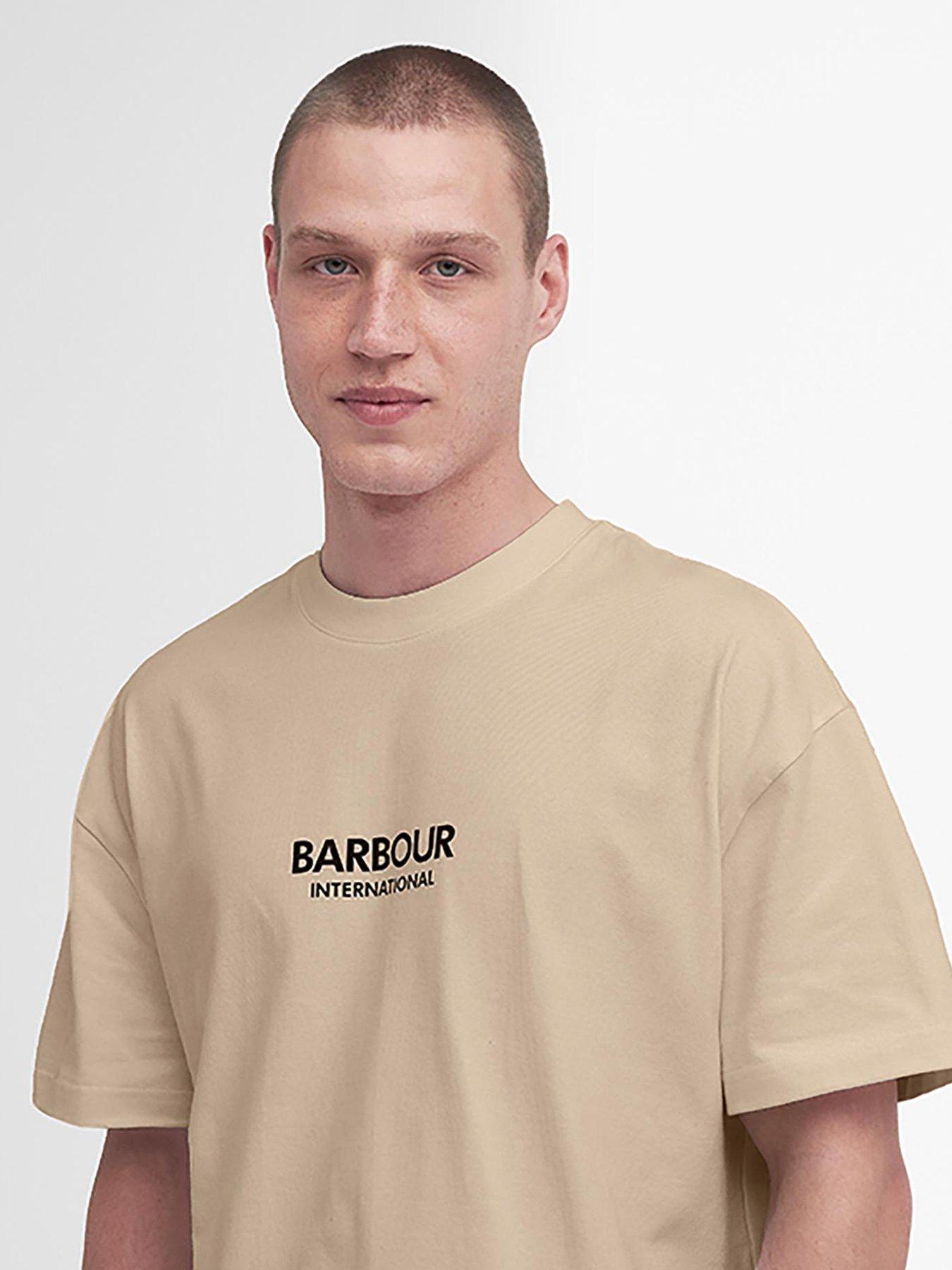 barbour-international-logo-oversized-formula-short-sleeve-t-shirt-beigeoutfit