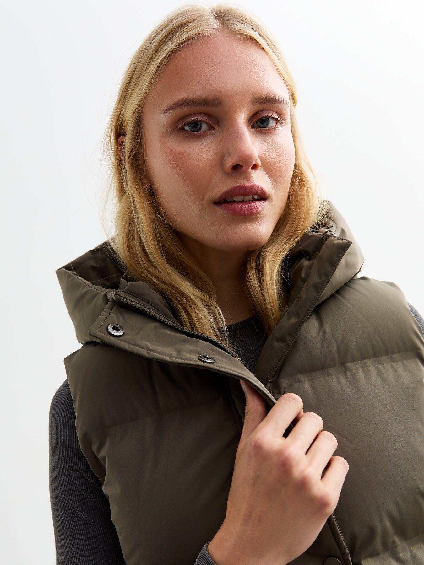 new-look-khaki-hooded-puffer-giletoutfit