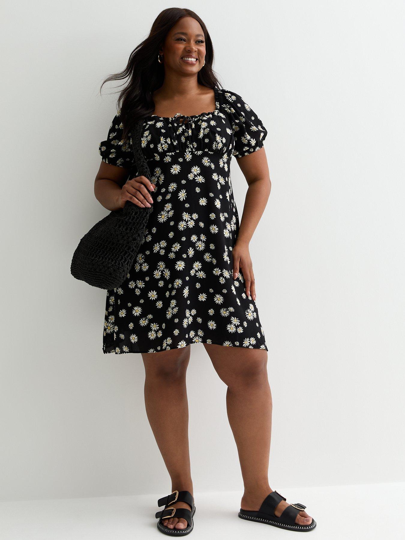 new-look-curves-black-daisy-print-short-sleeve-mini-milkmaid-dressback