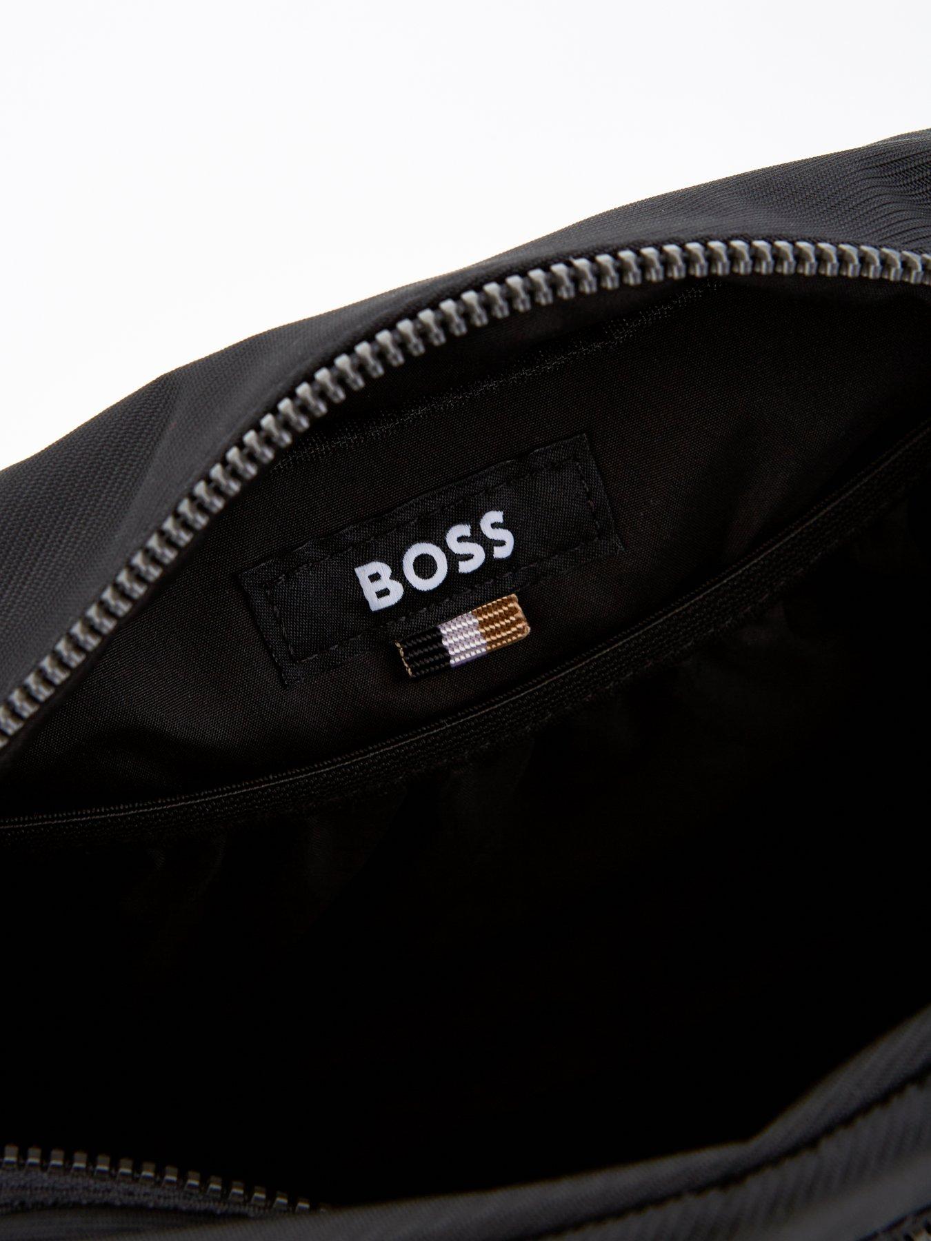 boss-boss-catch-30-nylon-washbag-blackdetail