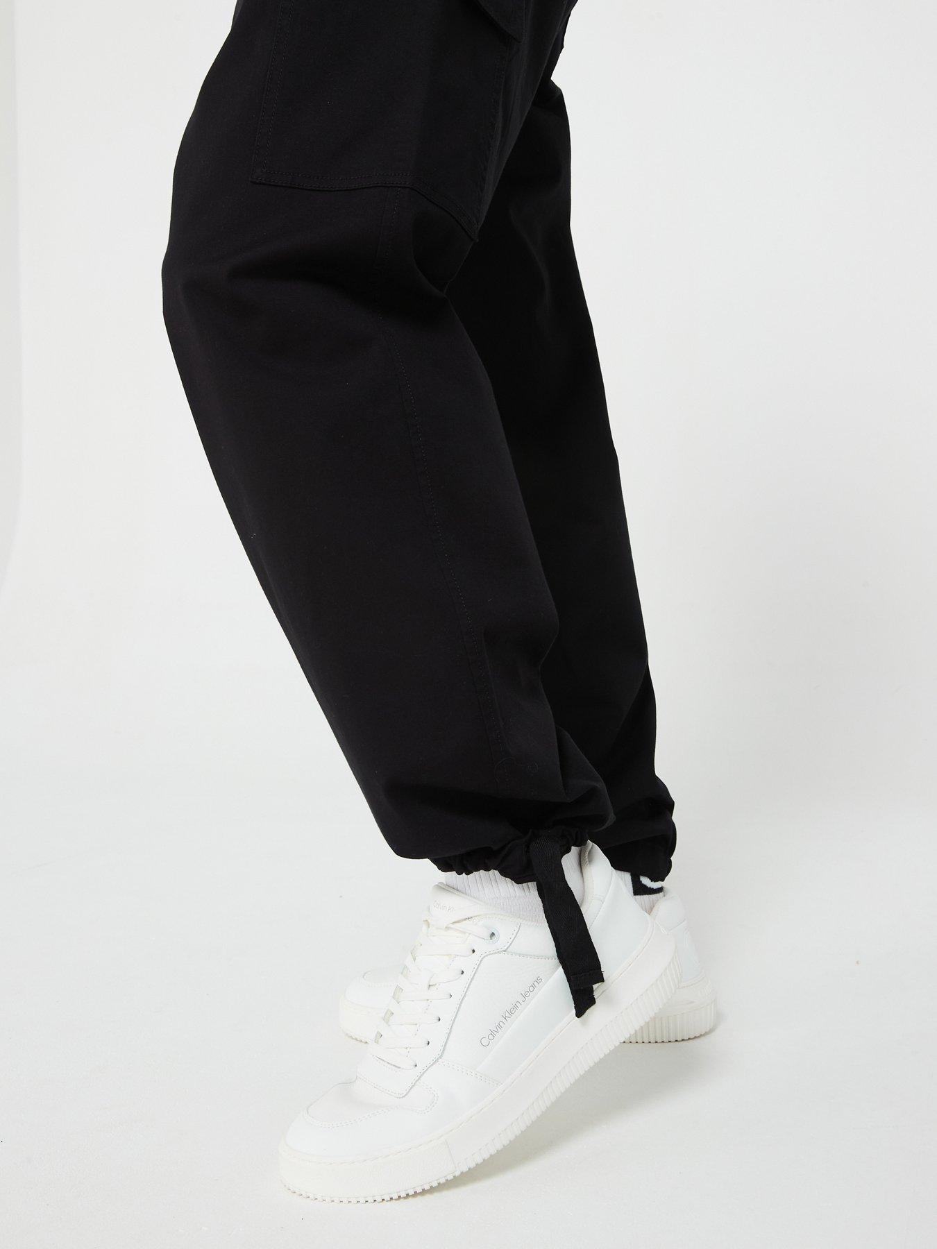 calvin-klein-jeans-calvin-klein-jeans-regular-straight-cargo-pants-blackdetail