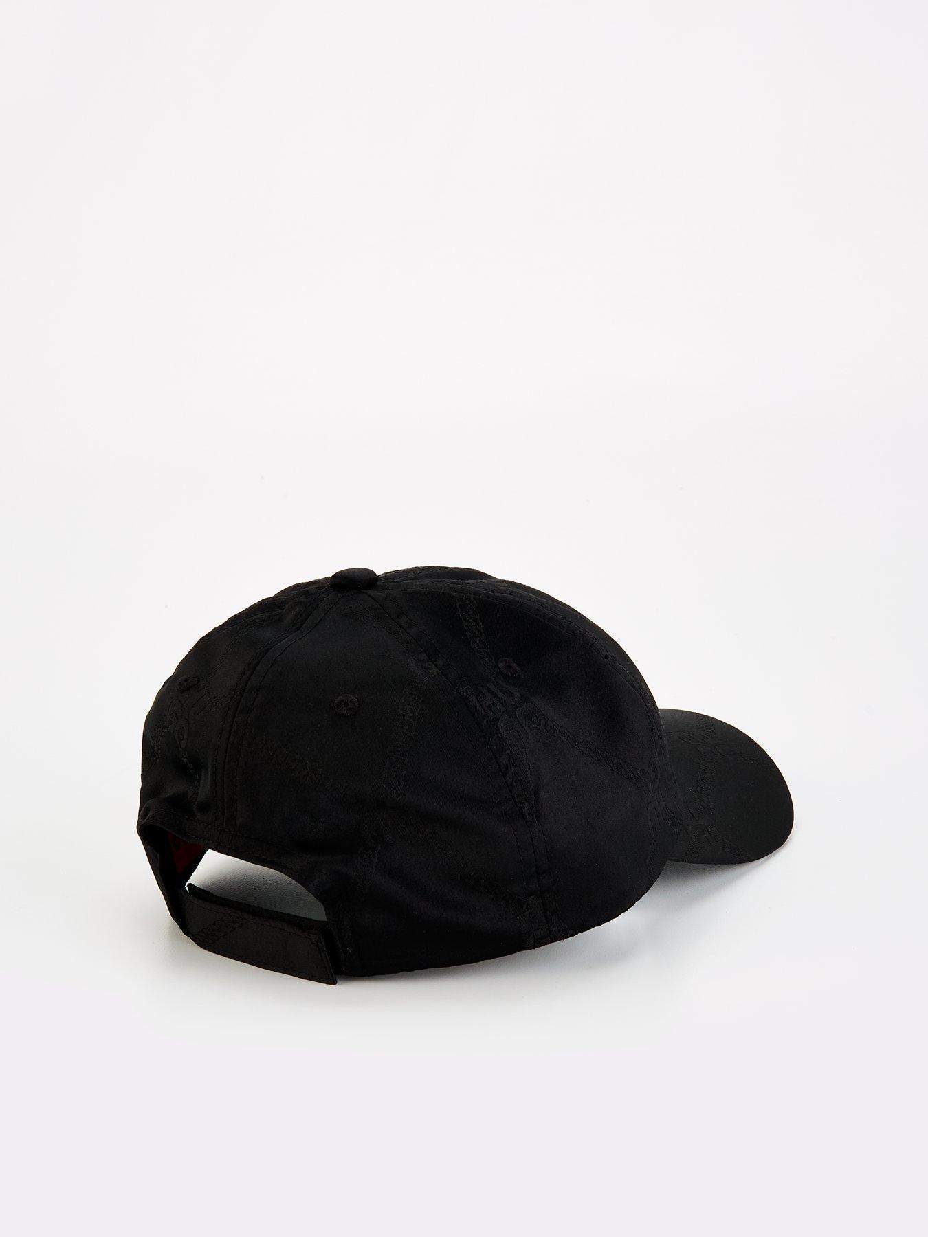 hugo-hugo-jude-n-mono-chain-stacked-logo-baseball-cap-blackoutfit