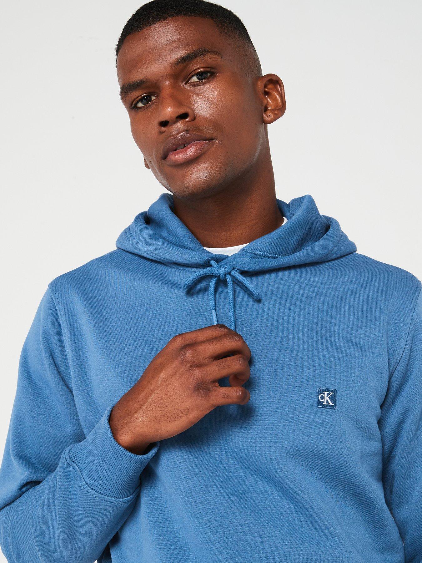 calvin-klein-jeans-embroidered-ck-left-chest-badge-hoodie-blueoutfit