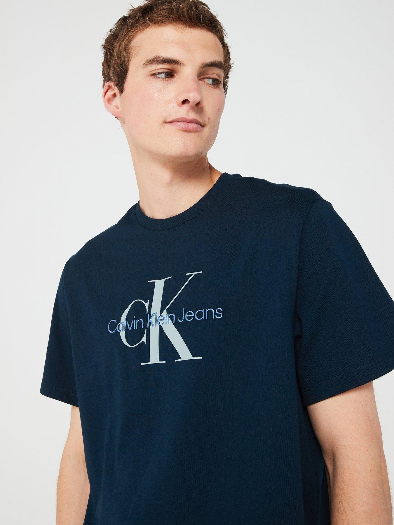 calvin-klein-jeans-calvin-klein-jeans-hero-embroided-monogram-logo-t-shirt-navyoutfit