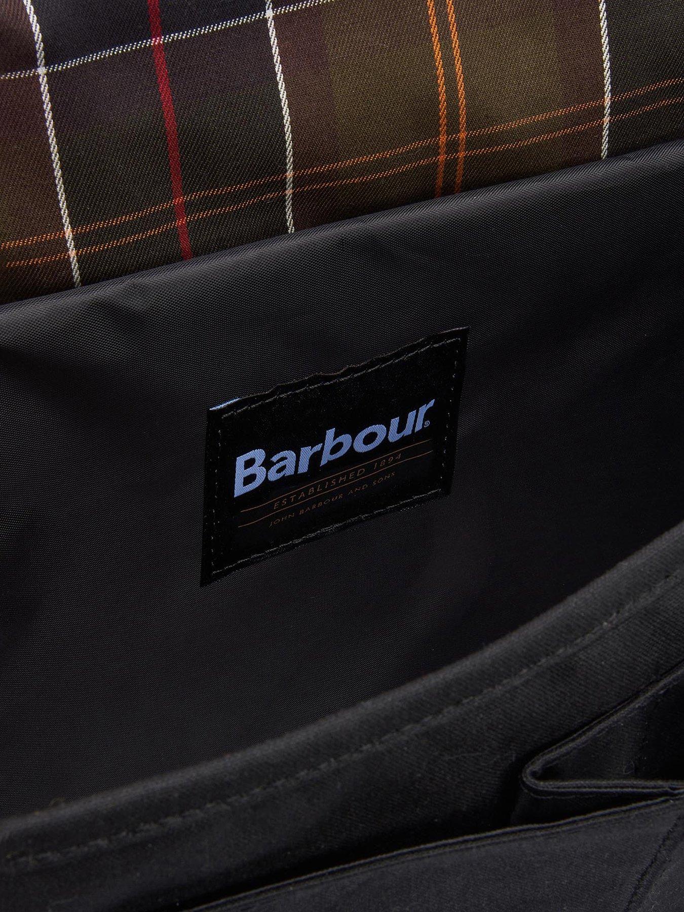 barbour-barbour-field-wax-messenger-bag-blackdetail