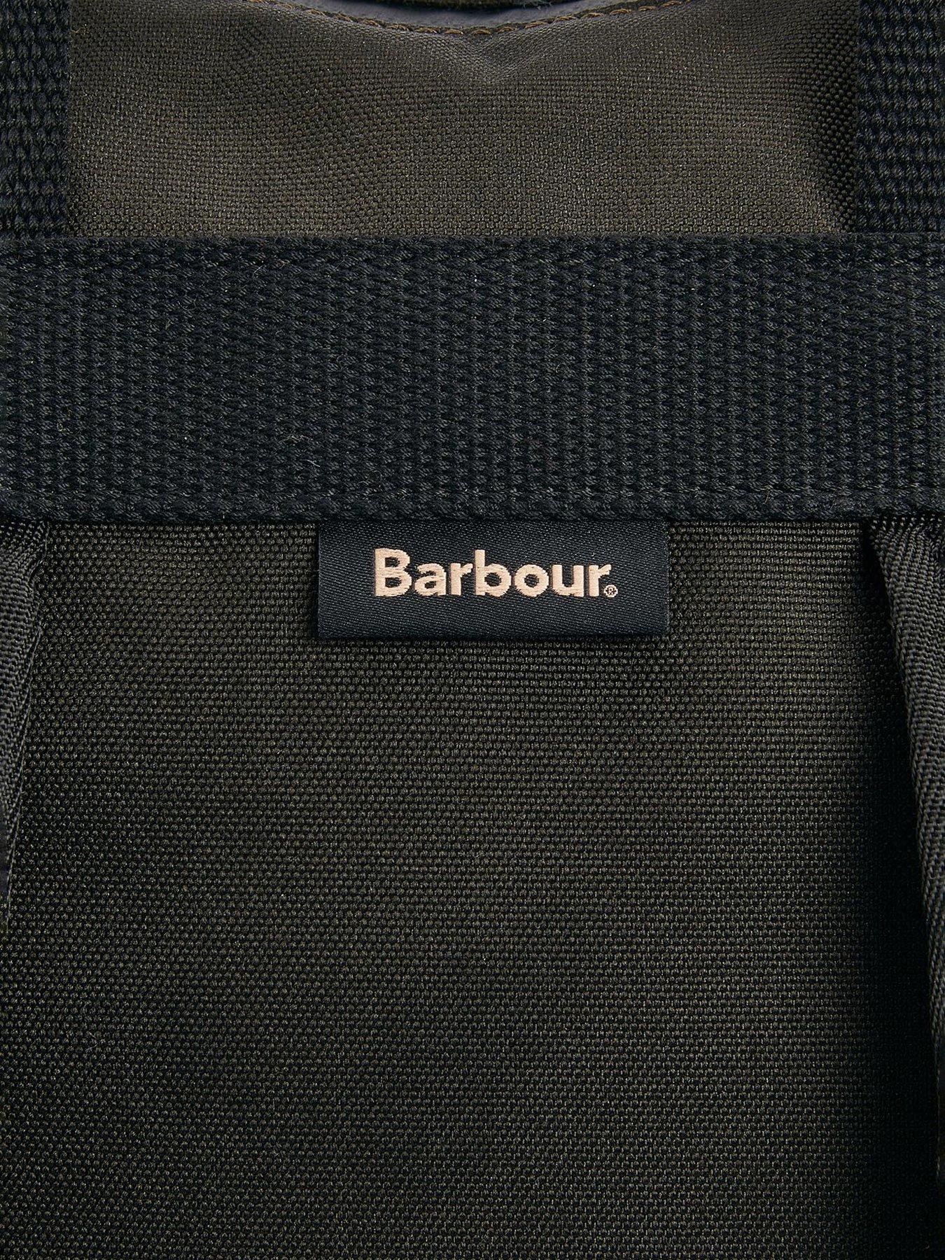 barbour-barbour-field-wax-backpack-dark-greenoutfit