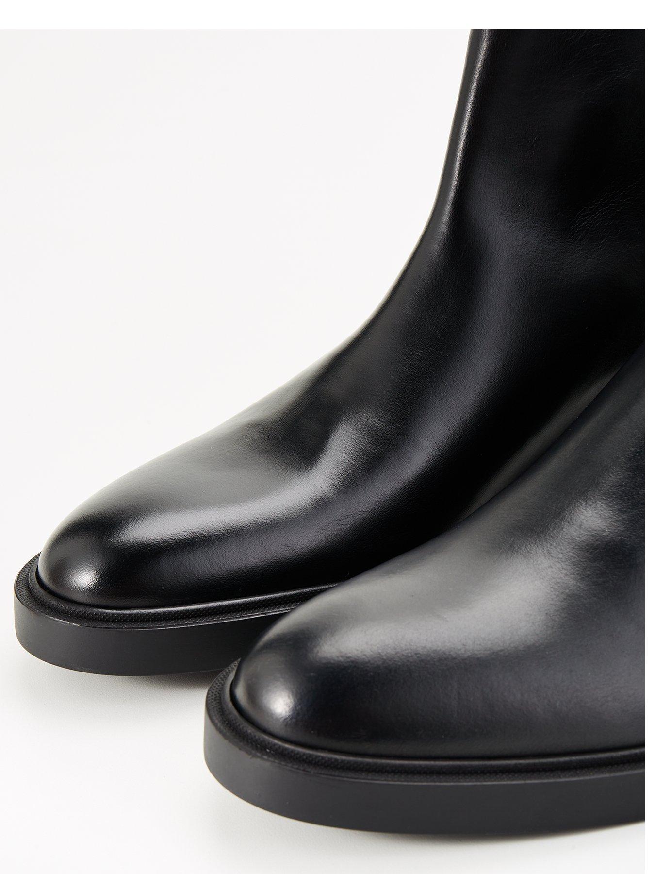 boss-calev-zip-leather-chelsea-boot-blackoutfit