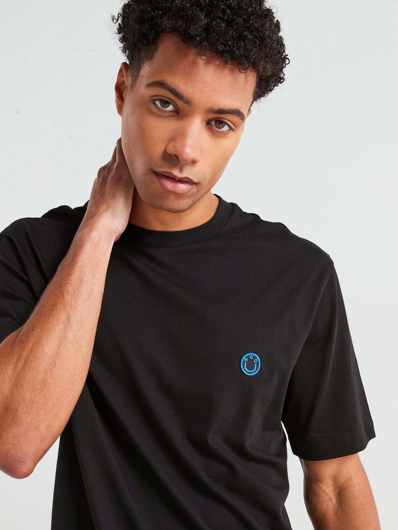 hugo-blue-niley-regular-fit-smiley-left-chest-logo-t-shirt-blackoutfit