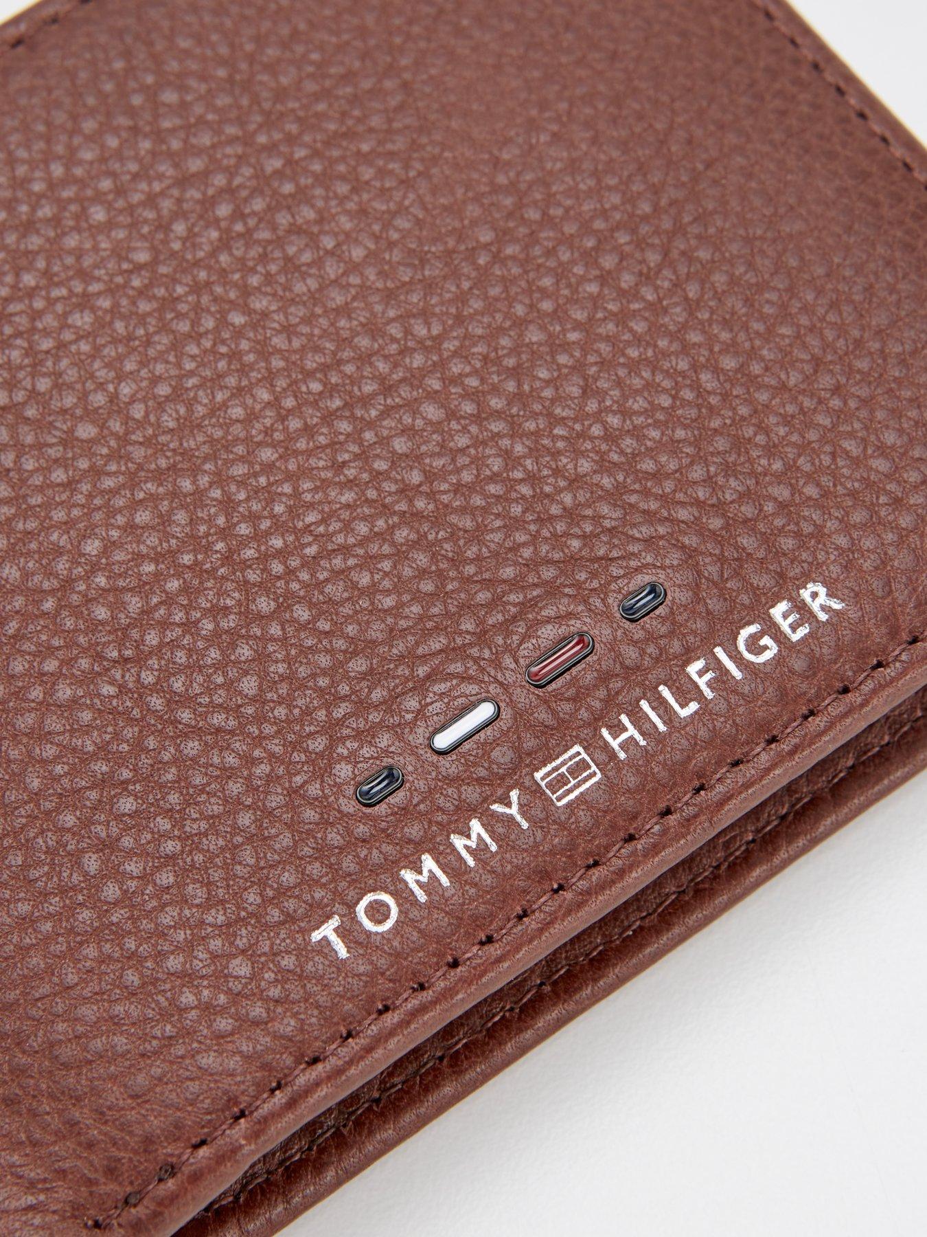 tommy-hilfiger-tommy-hilfiger-embroided-stripe-logo-mini-cc-wallet-brownoutfit