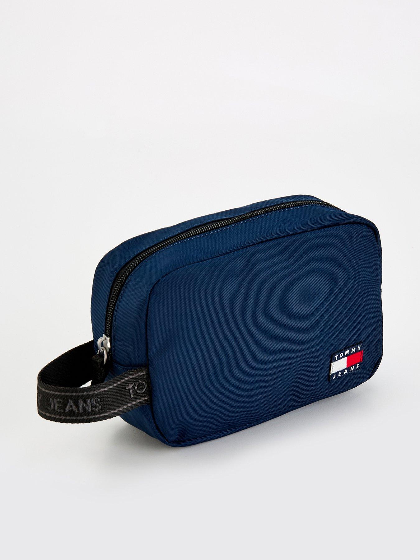 tommy-jeans-tommy-jeans-essential-daily-flag-washbag-navyback