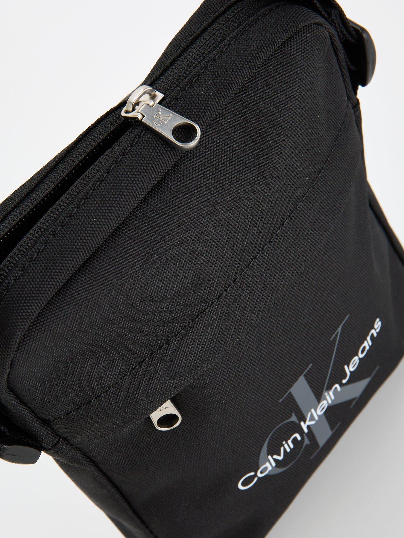 calvin-klein-jeans-calvin-klein-jeans-mono-logo-sport-essentials-reporter-bag-blackdetail