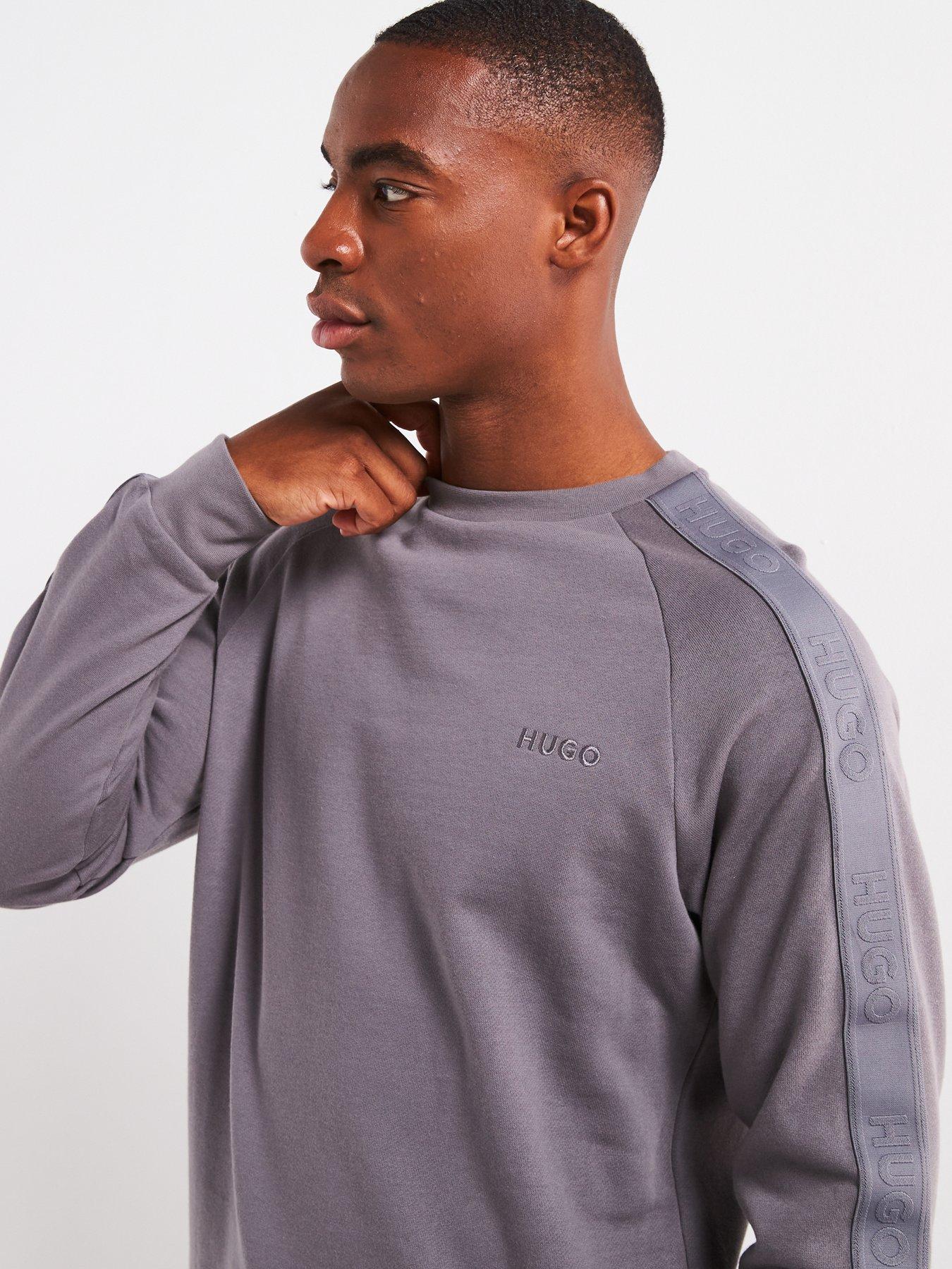 hugo-hugo-tonal-logo-loungewear-crew-sweat-greyoutfit