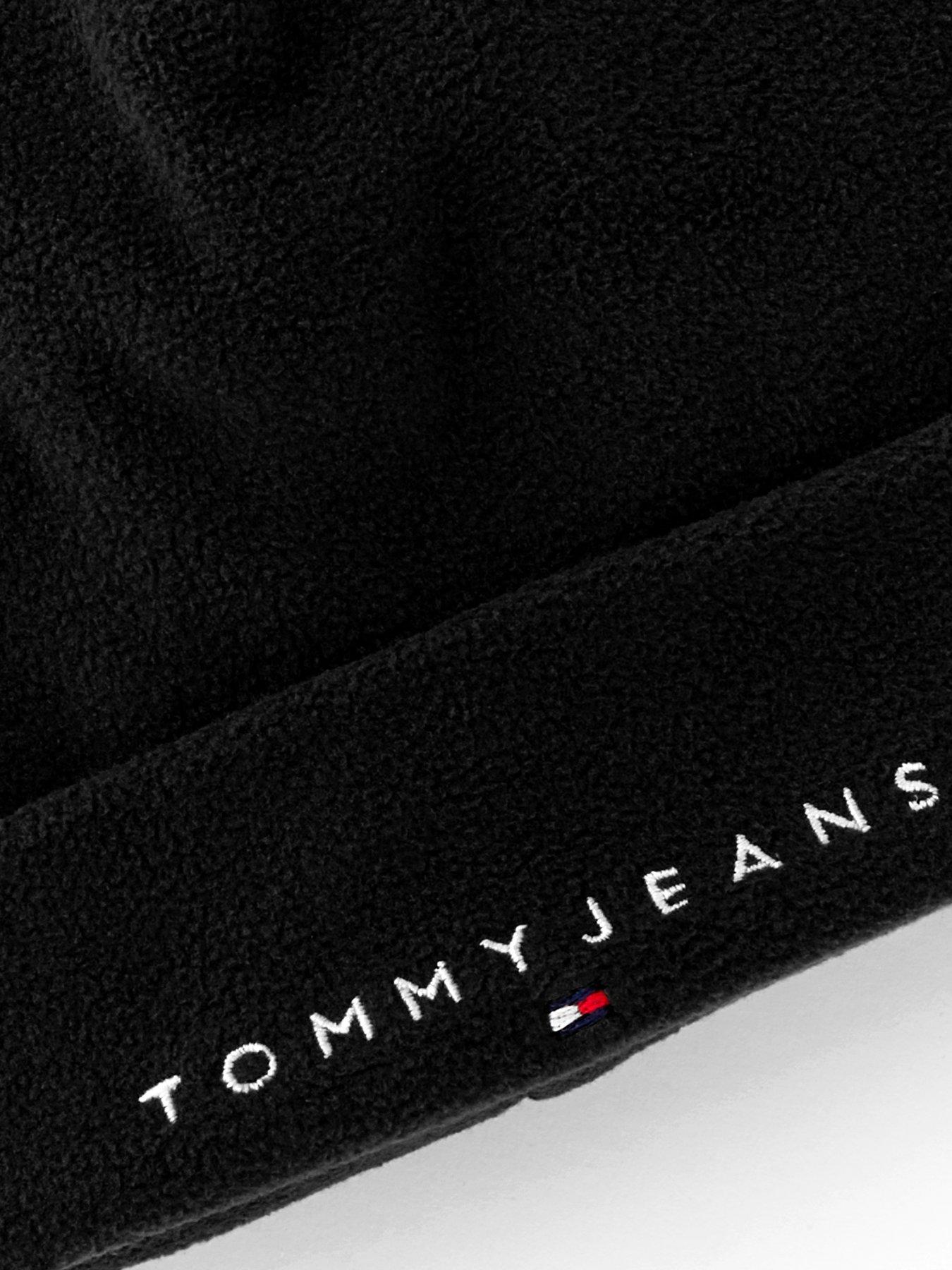 tommy-jeans-tommy-jeans-linear-logo-fleece-beanie-hat-blackoutfit