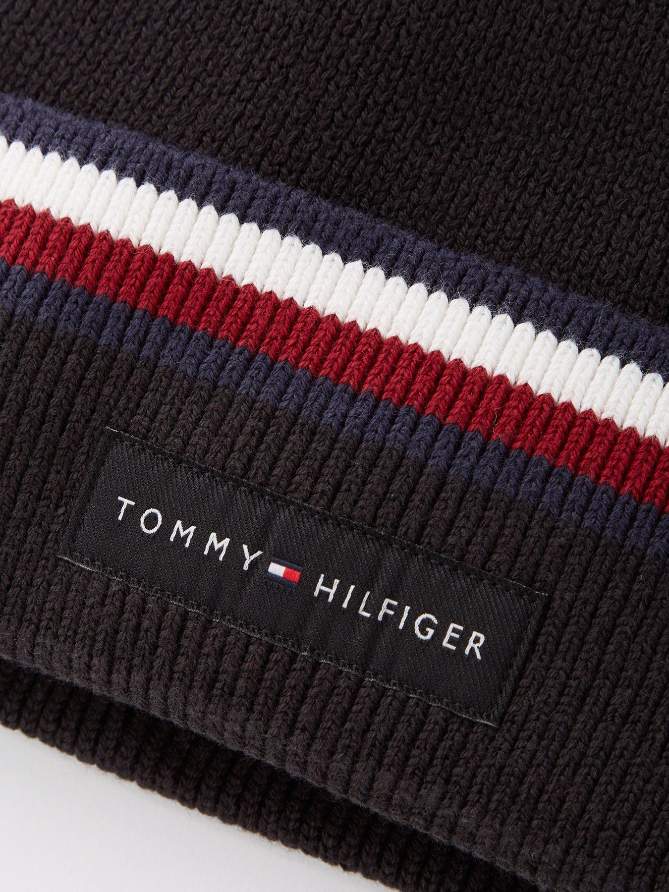 tommy-hilfiger-tommy-hilfiger-global-stripe-logo-beanie-blackoutfit