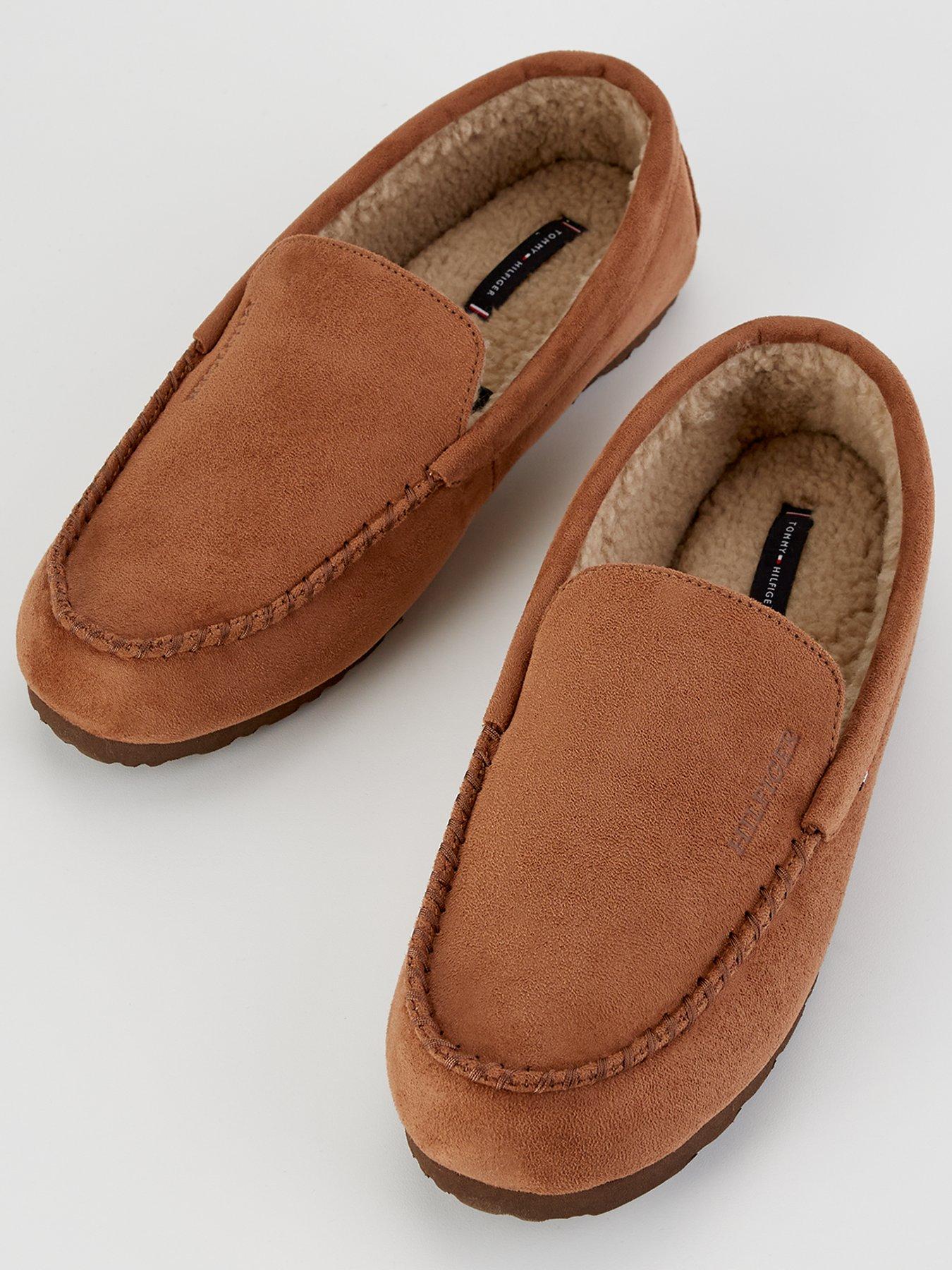 tommy-hilfiger-tommy-hilfiger-hilfiger-suede-driver-slipper-light-brownoutfit