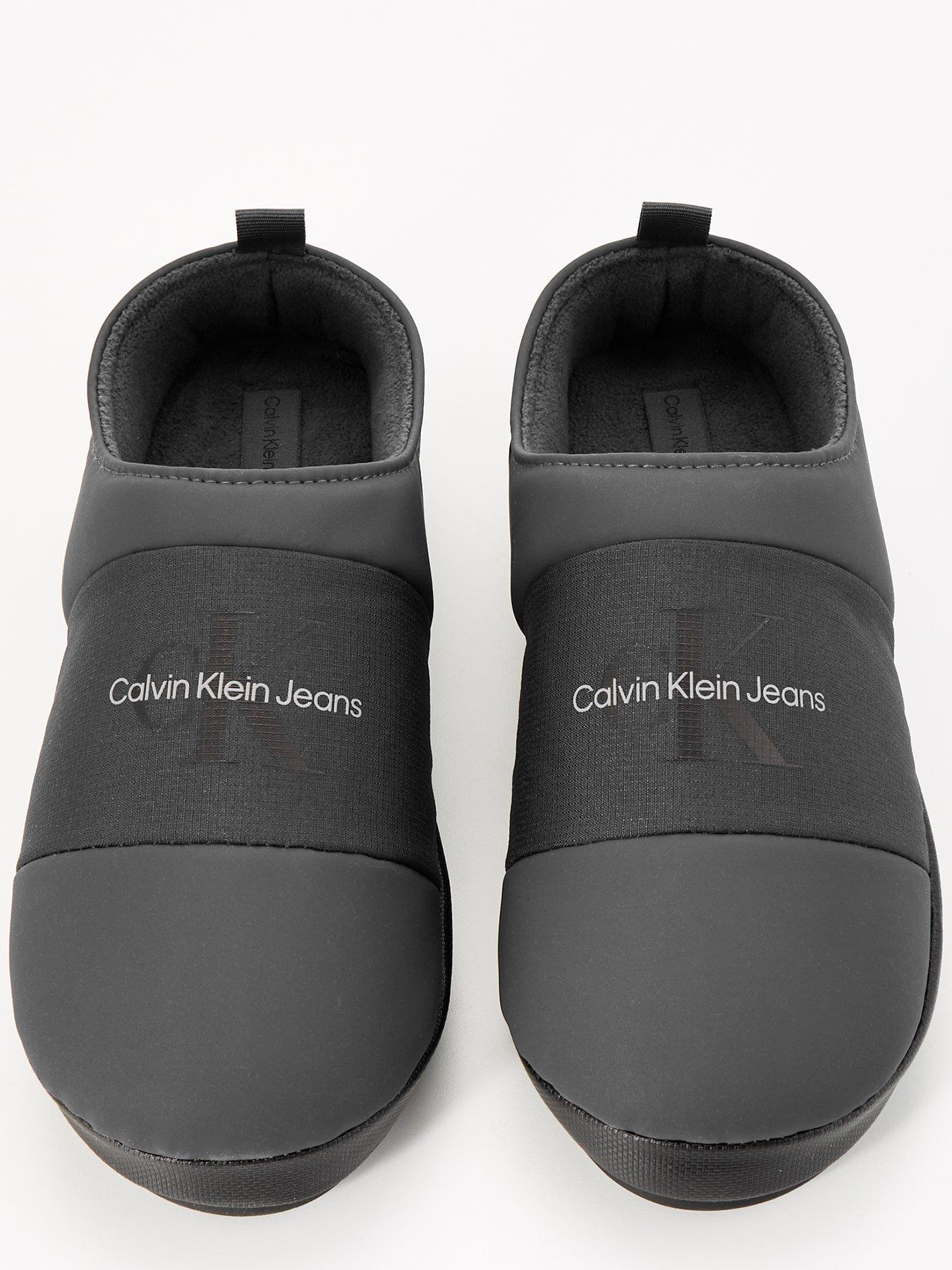 calvin-klein-jeans-calvin-klein-jeans-mono-logo-quilted-mule-slipper-dark-greyoutfit