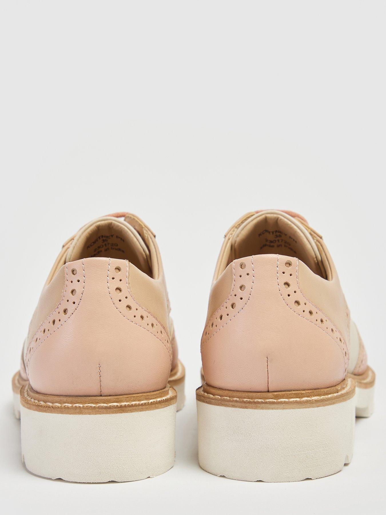 pod-kortney-pink-broguedetail