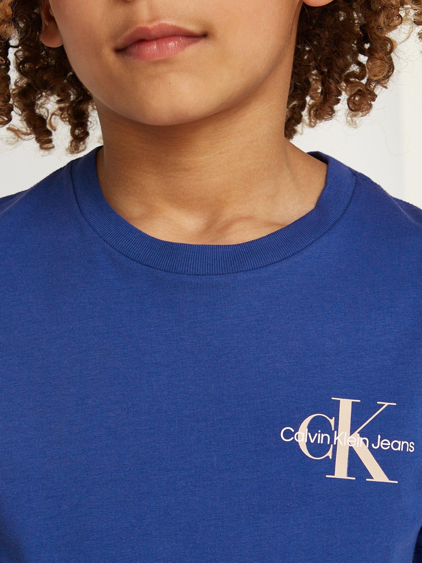 calvin-klein-jeans-boys-chest-monologo-short-sleeve-t-shirt-blueoutfit