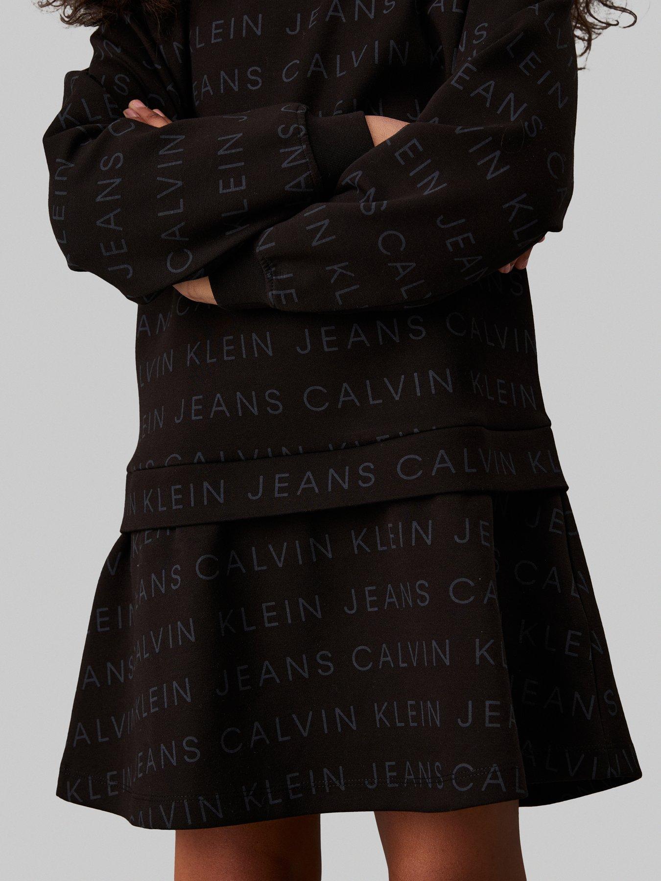 calvin-klein-jeans-girls-logo-all-over-print-fleece-long-sleeve-dress-blackoutfit