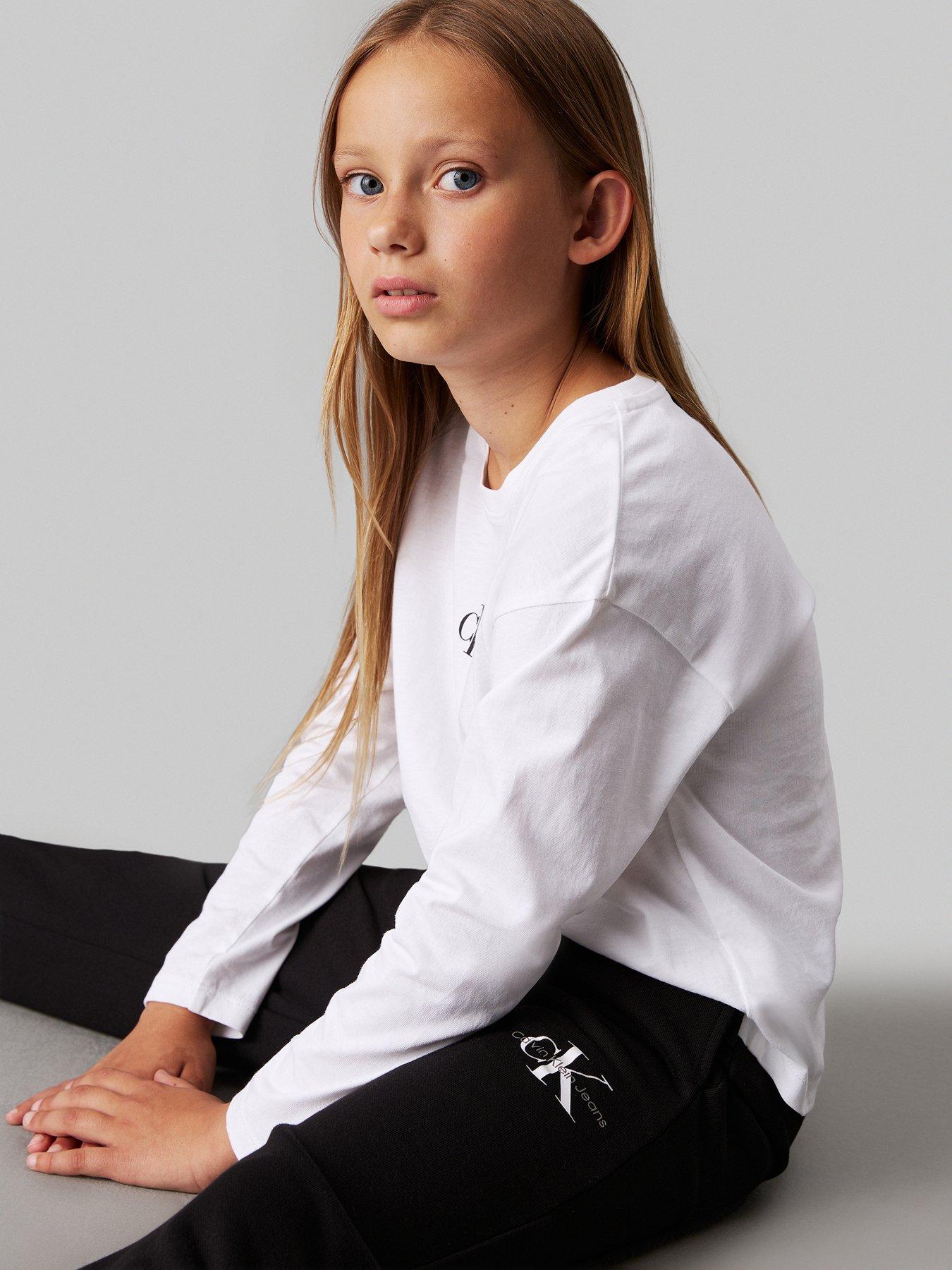 calvin-klein-jeans-kids-monogram-logo-sweatpants-blackoutfit